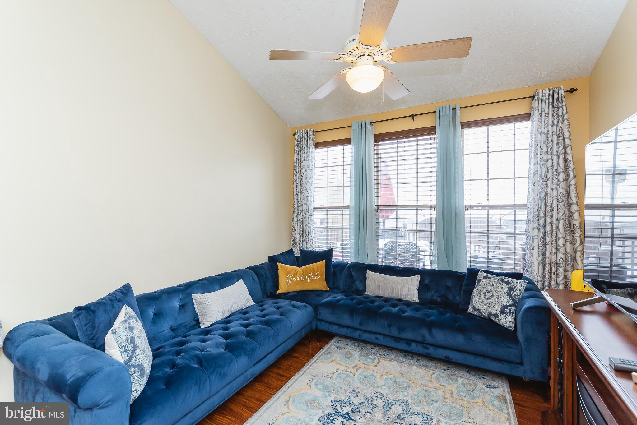 CONSTANT FRIENDSHIP - Residential