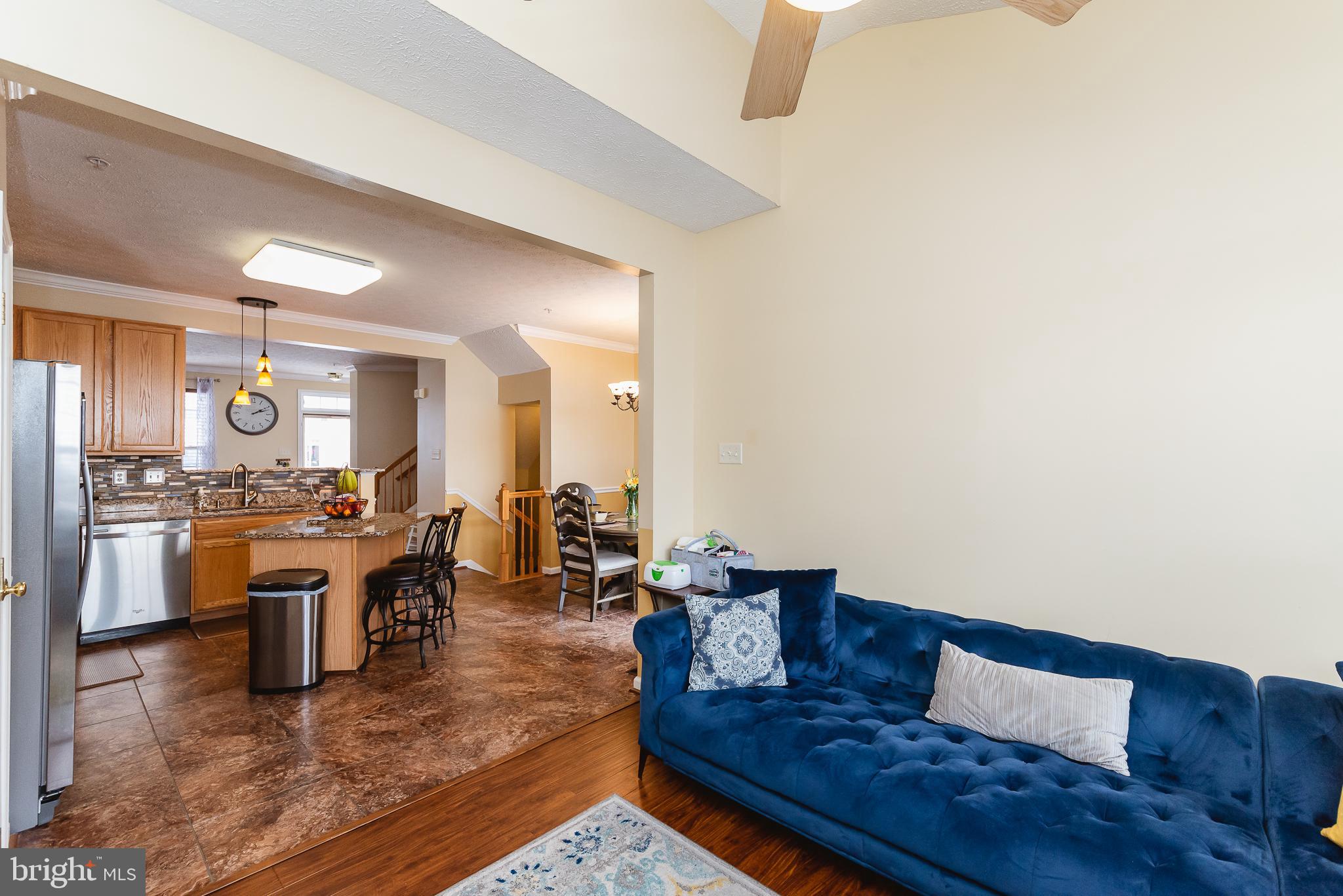 CONSTANT FRIENDSHIP - Residential