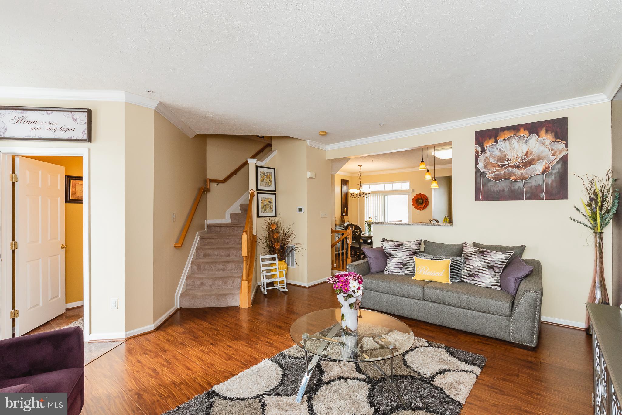 CONSTANT FRIENDSHIP - Residential