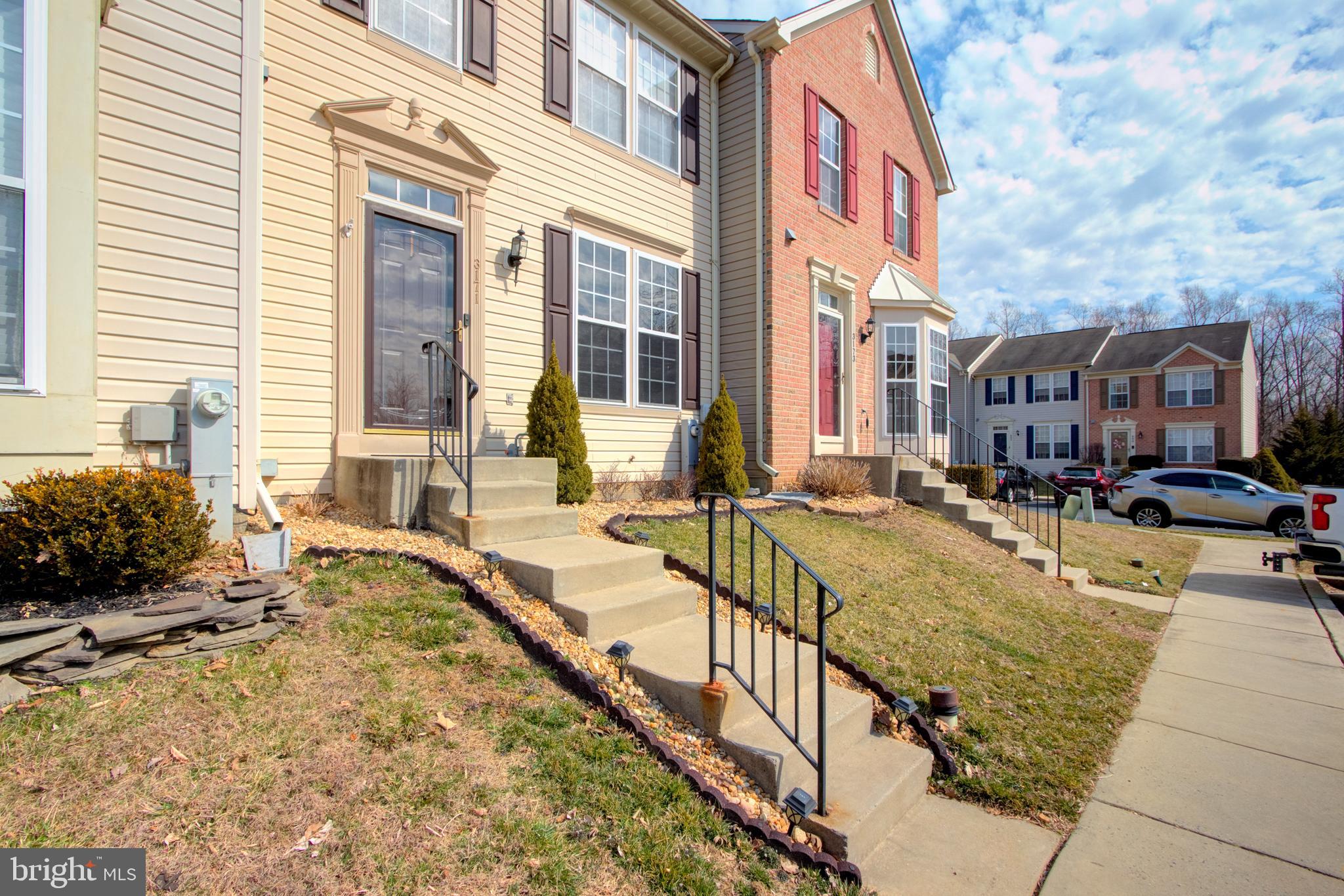 CONSTANT FRIENDSHIP - Residential