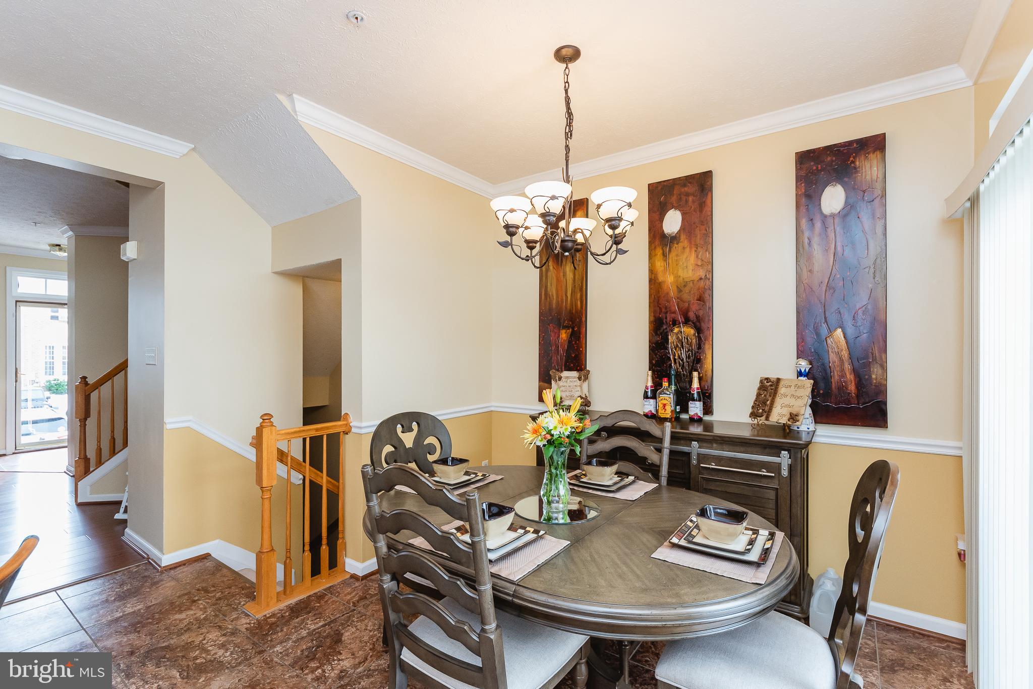 CONSTANT FRIENDSHIP - Residential