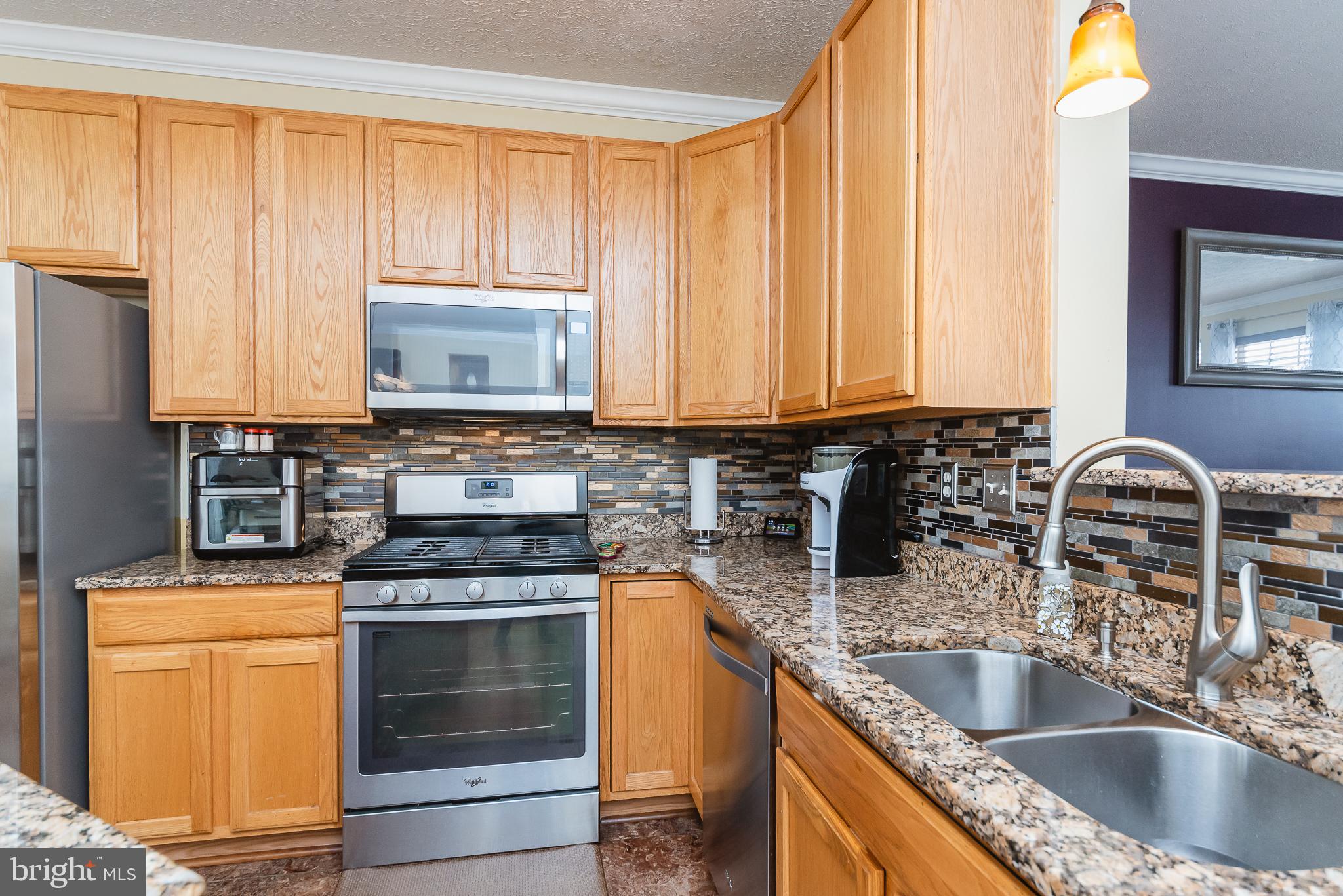 CONSTANT FRIENDSHIP - Residential