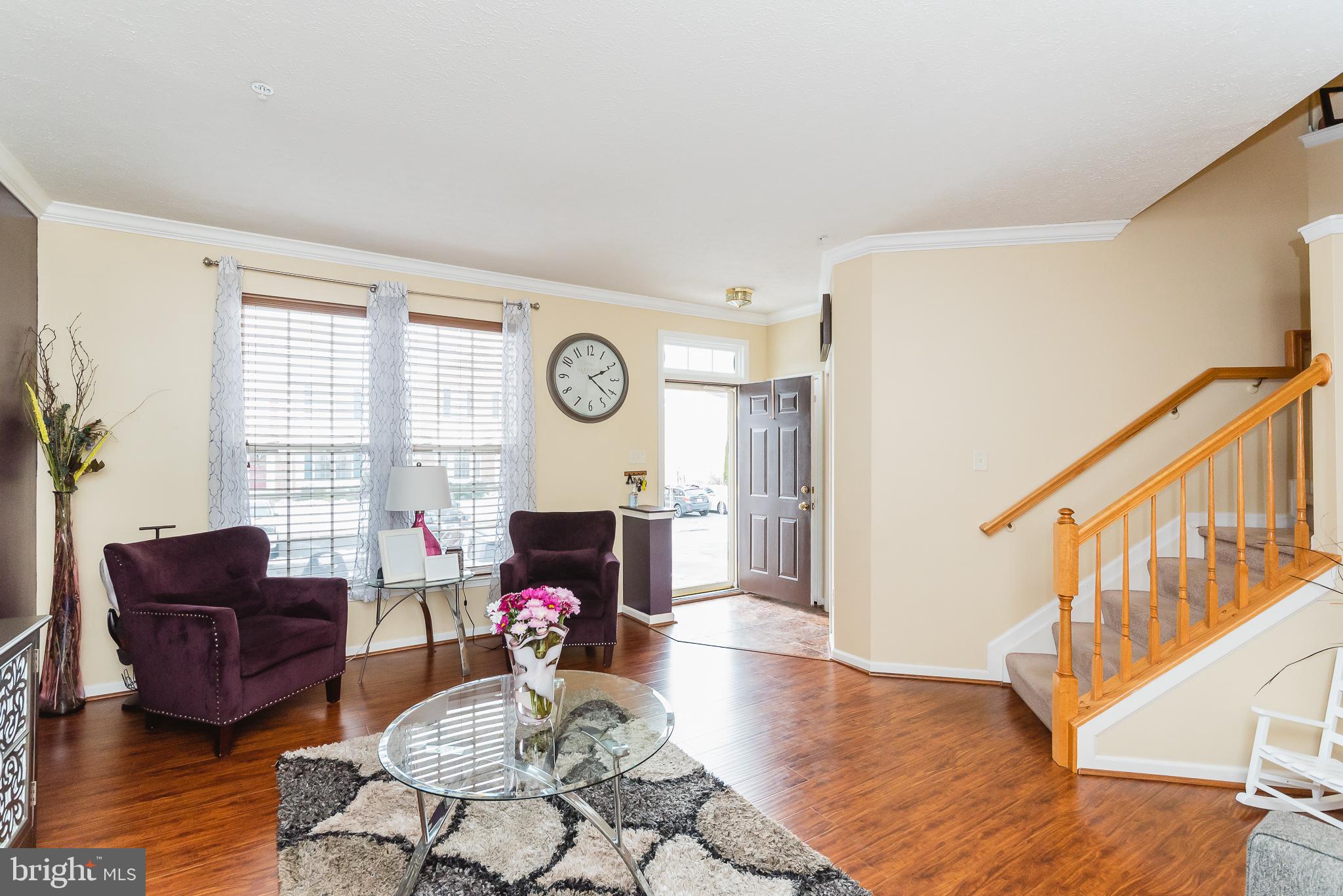 CONSTANT FRIENDSHIP - Residential