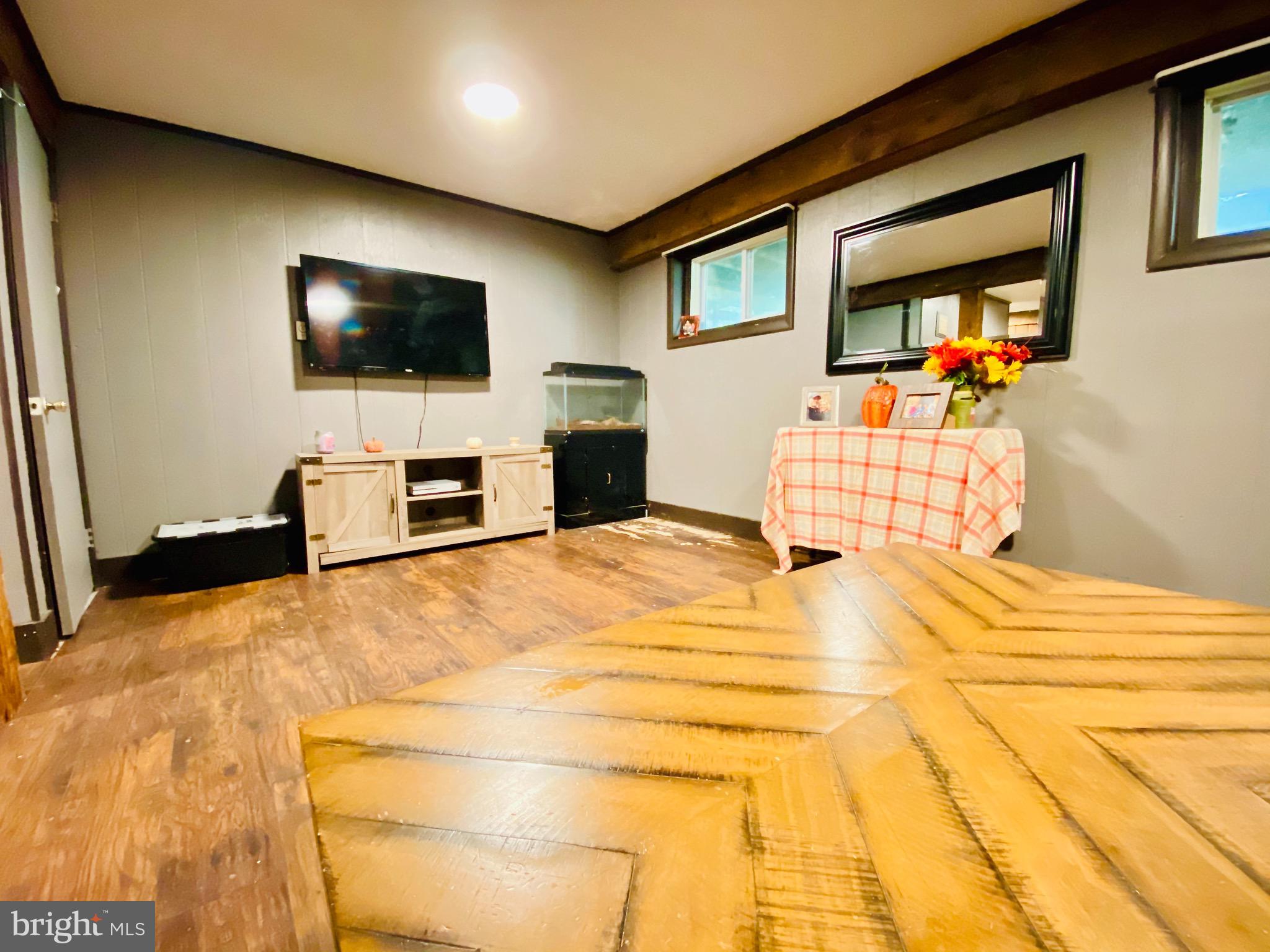 TANGLEWOOD ACRES - Residential