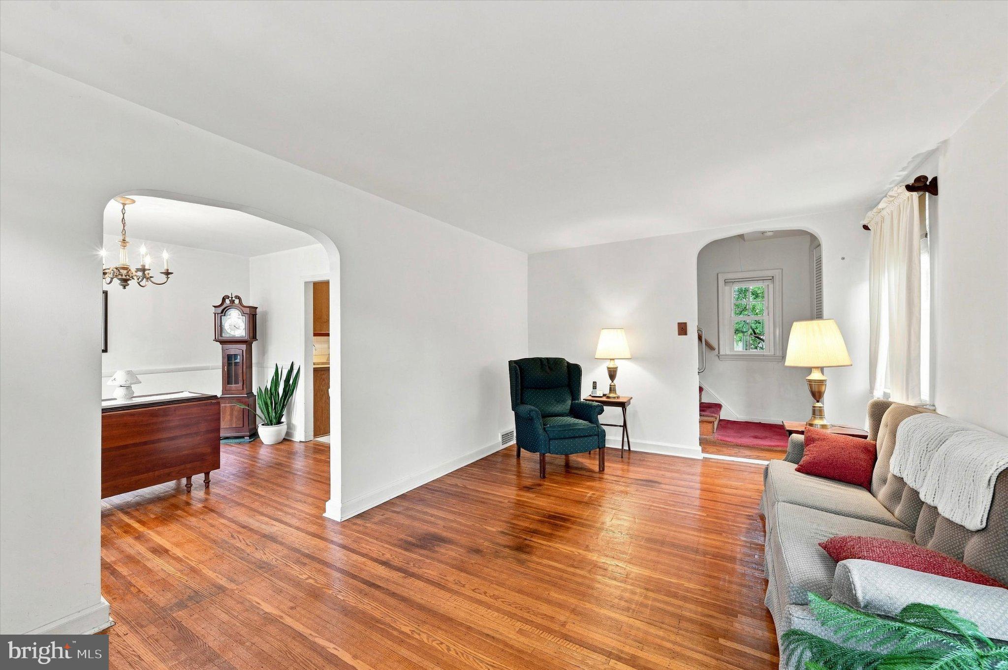 2404 GEORGIAN LANE