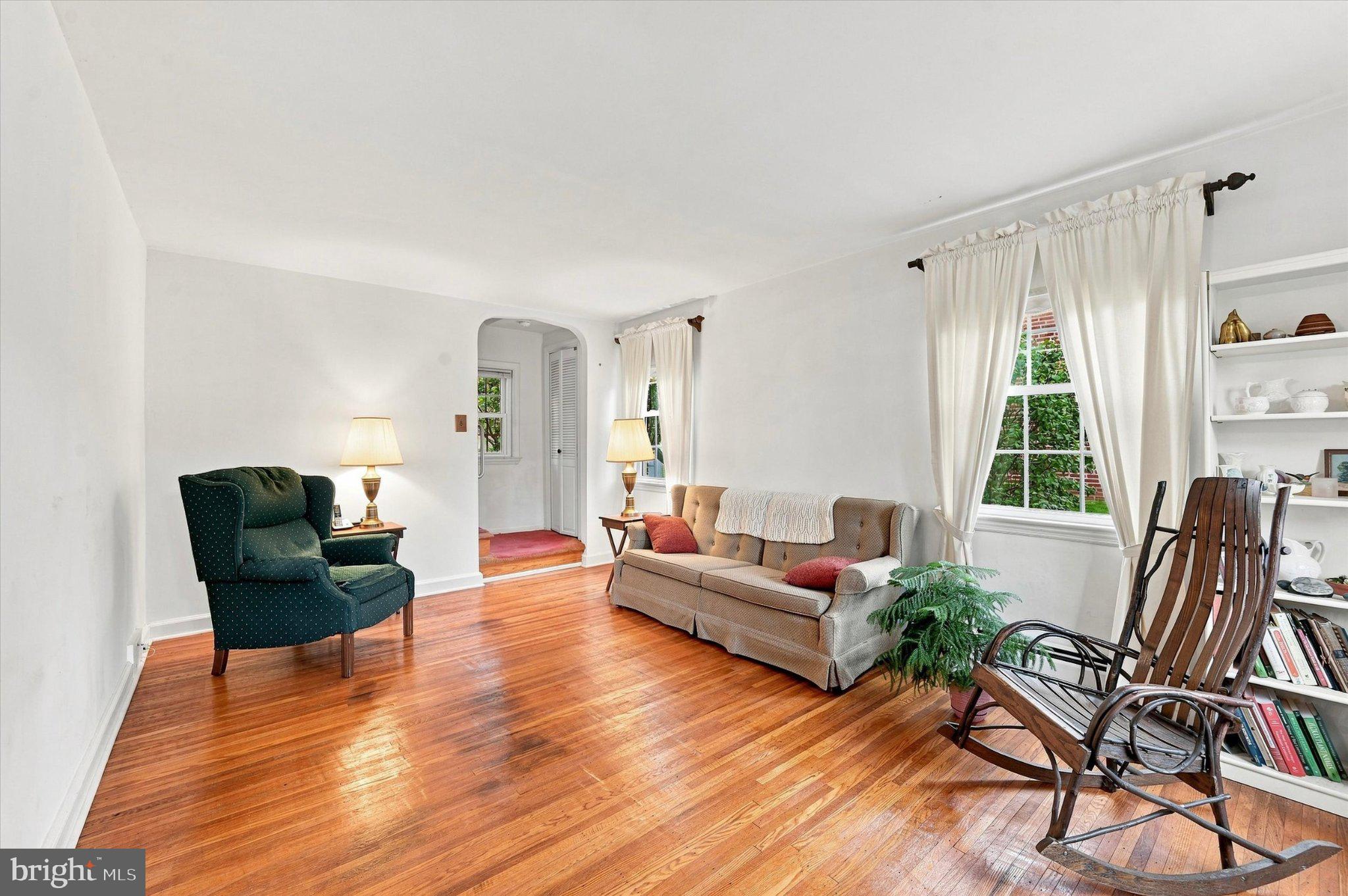 2404 GEORGIAN LANE
