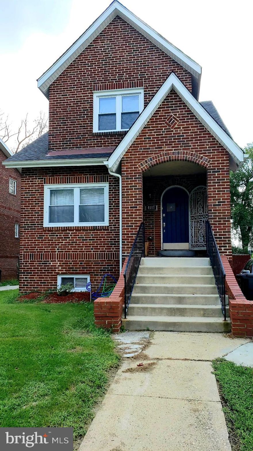 Welcome home to this Amazing 4 bedroom, 4 bathroom, 1 car garage, 3 car drive way home. Walk in to this amazing open floor plan with 4 bedroom, 4 bathrooms, updated kitchen and counter tops, stainless steel appliances, MASTER BEDROOM  w/ master bathroom, and fully finished basement. Basement can be a entire separate living area. Enjoy the fully fenced in back yard with plenty of yard space. This home is tucked away on a quiet block not far from Grocery Stores, Shopping Mall, Metro Subway Link and Forest Park Golf Course. Don't miss out on this gorgeous fully updated home.