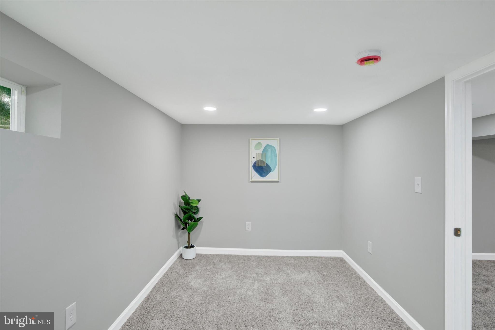 CORNS MANOR - Residential