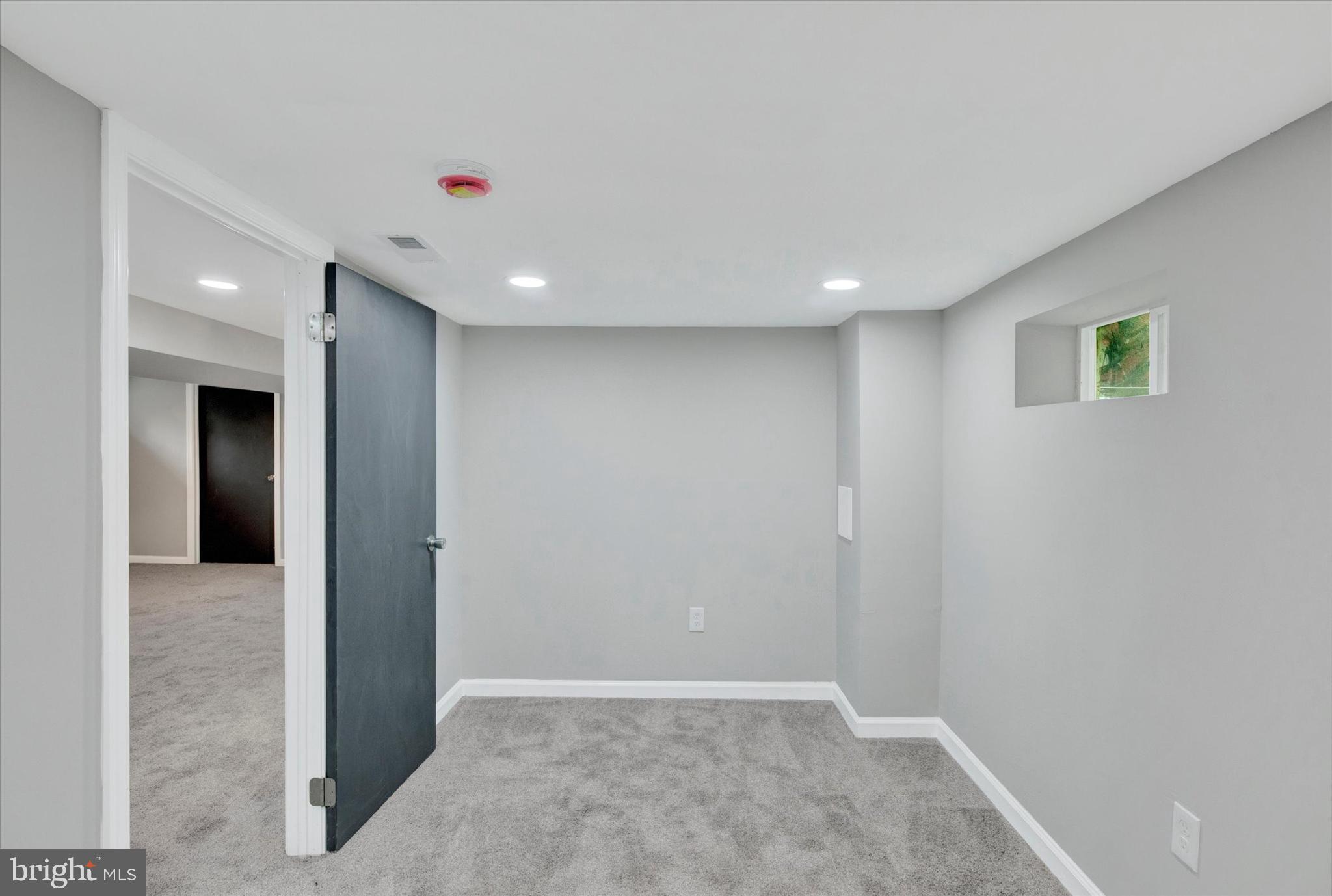 CORNS MANOR - Residential