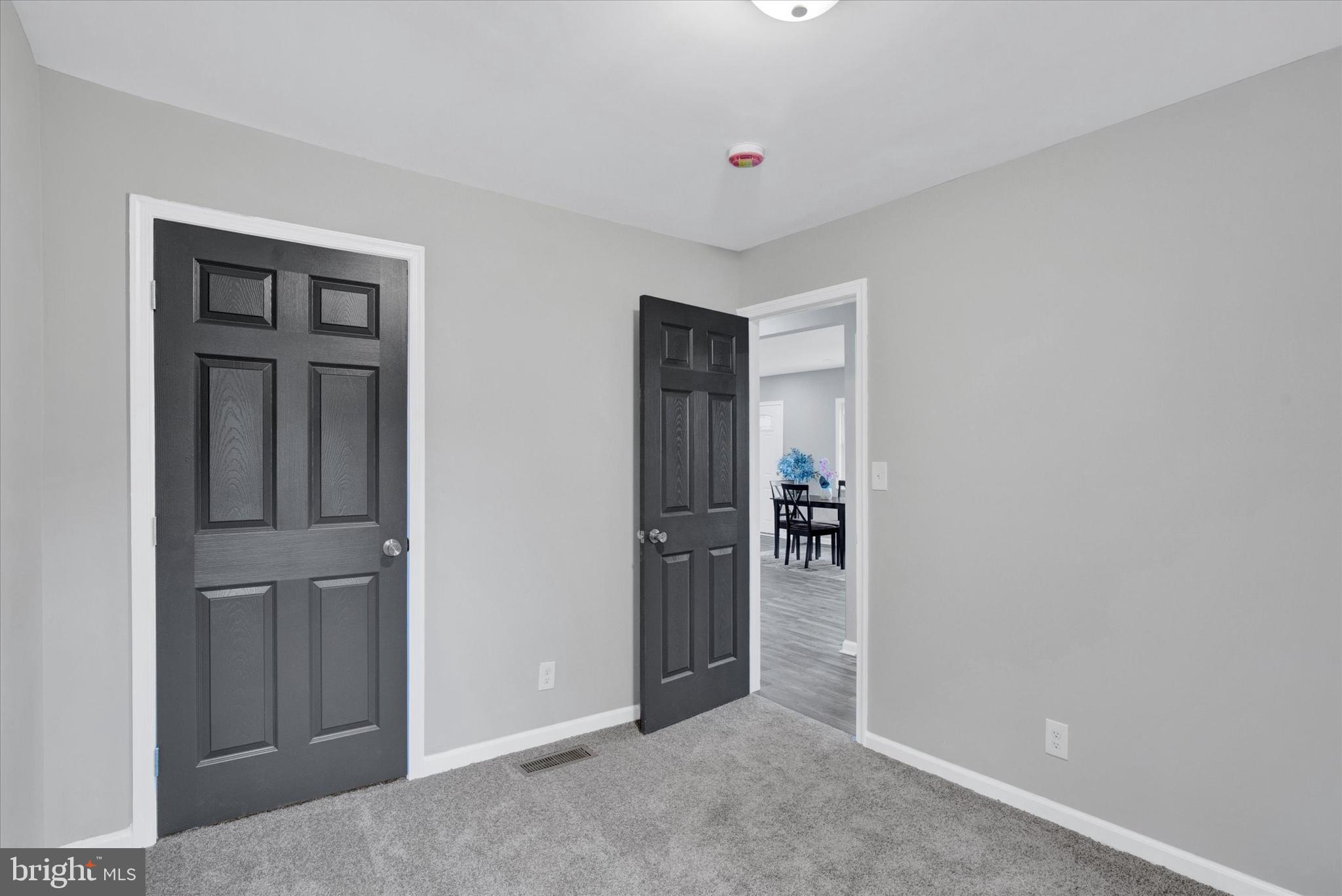 CORNS MANOR - Residential