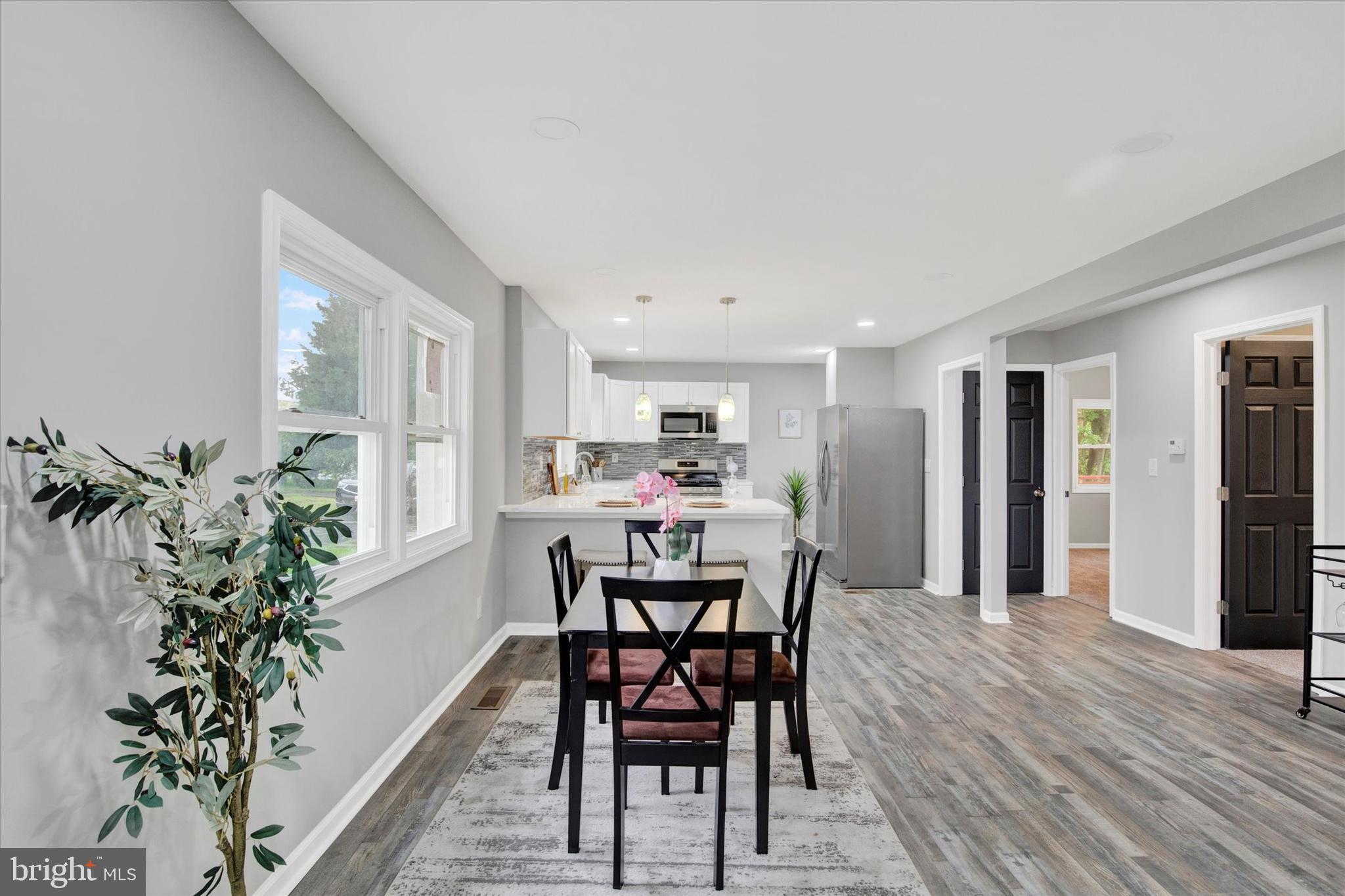 CORNS MANOR - Residential