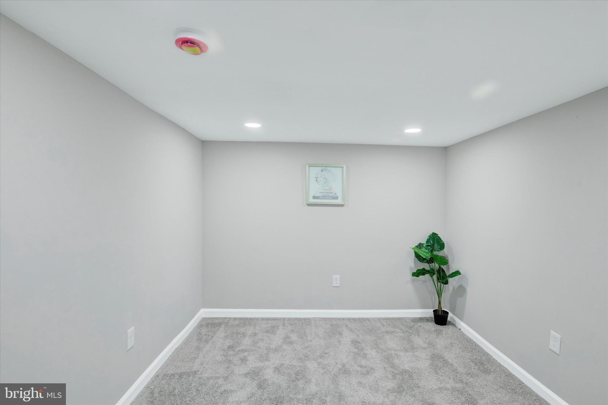 CORNS MANOR - Residential