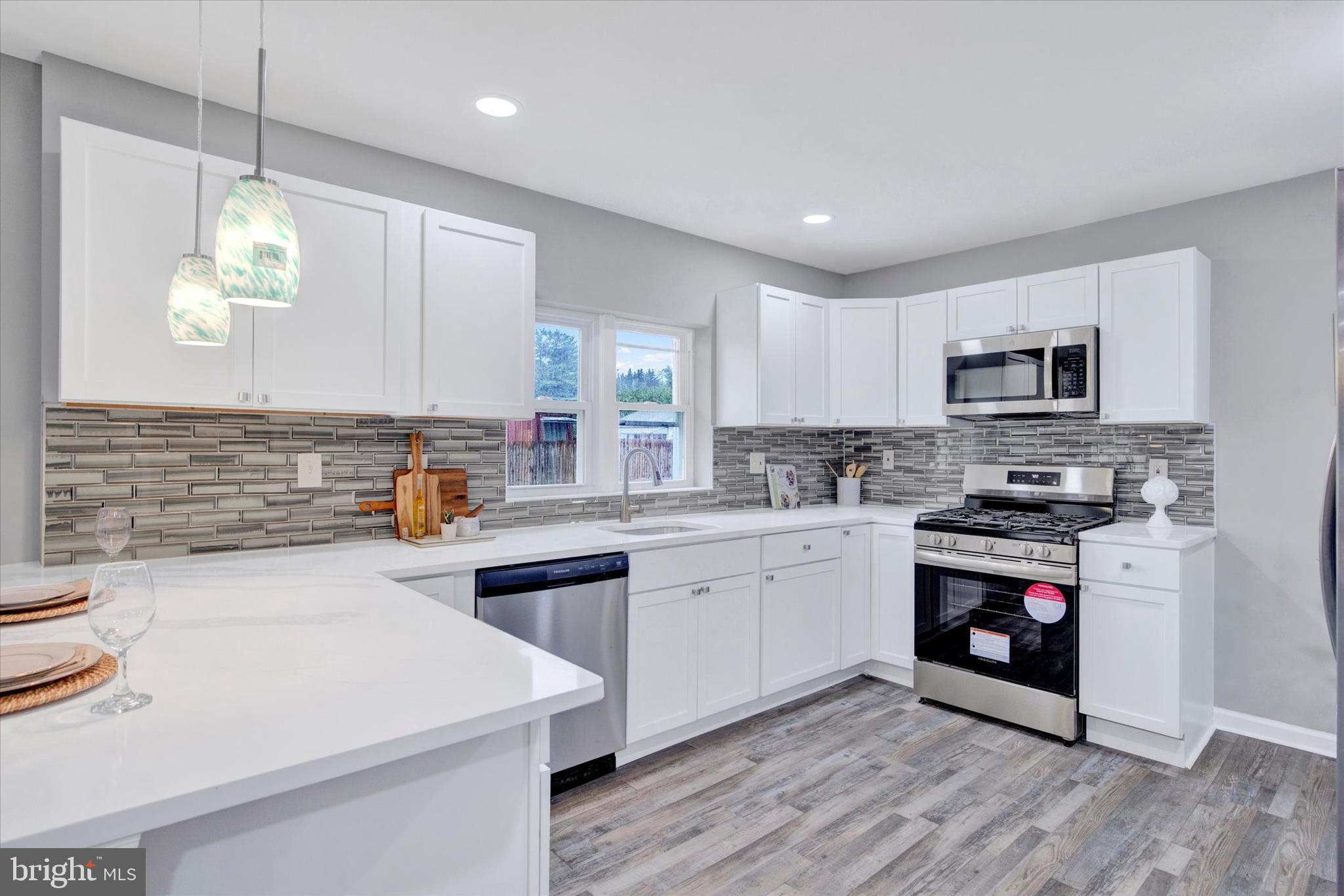 CORNS MANOR - Residential
