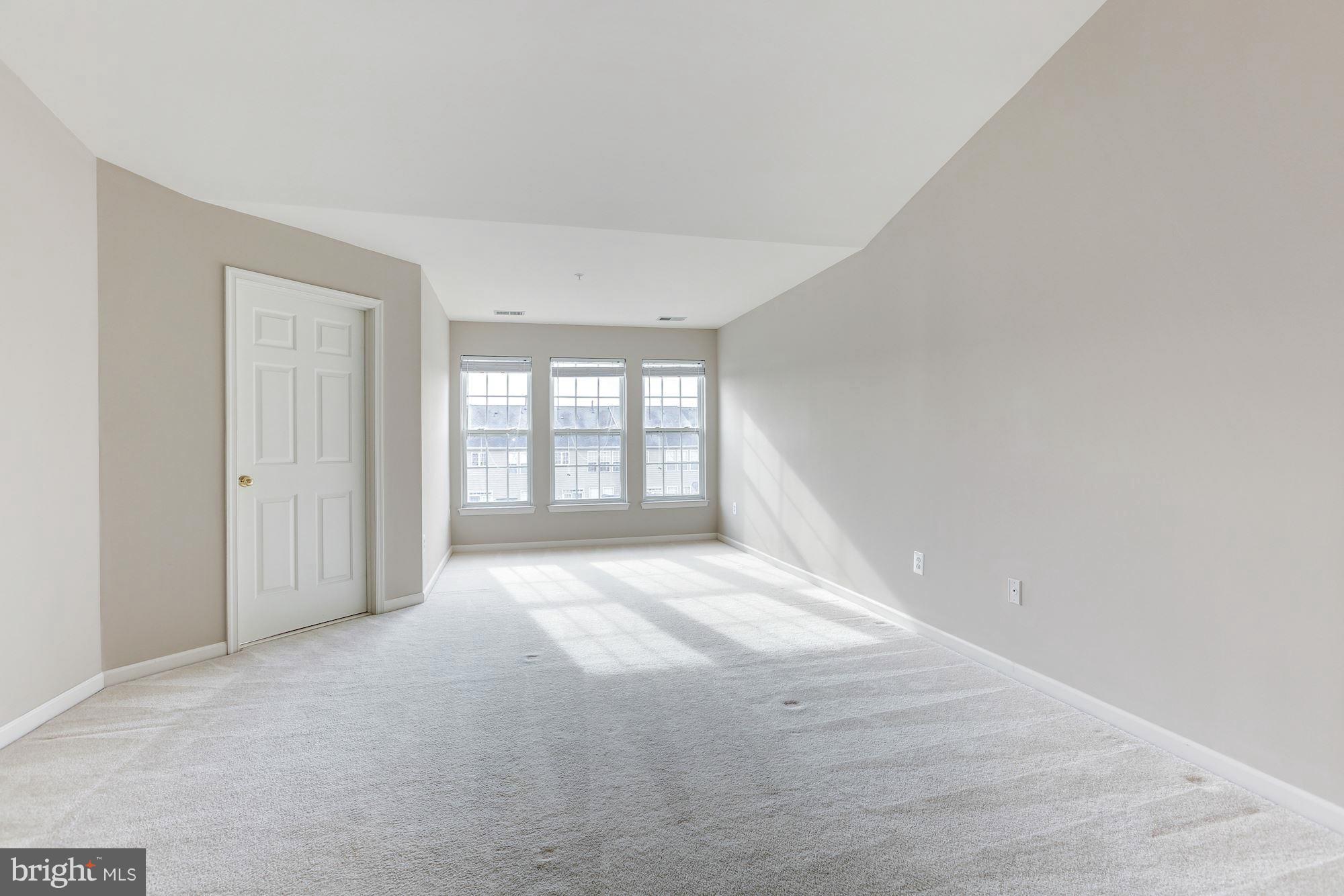 VILLAGES OF URBANA - Residential Lease