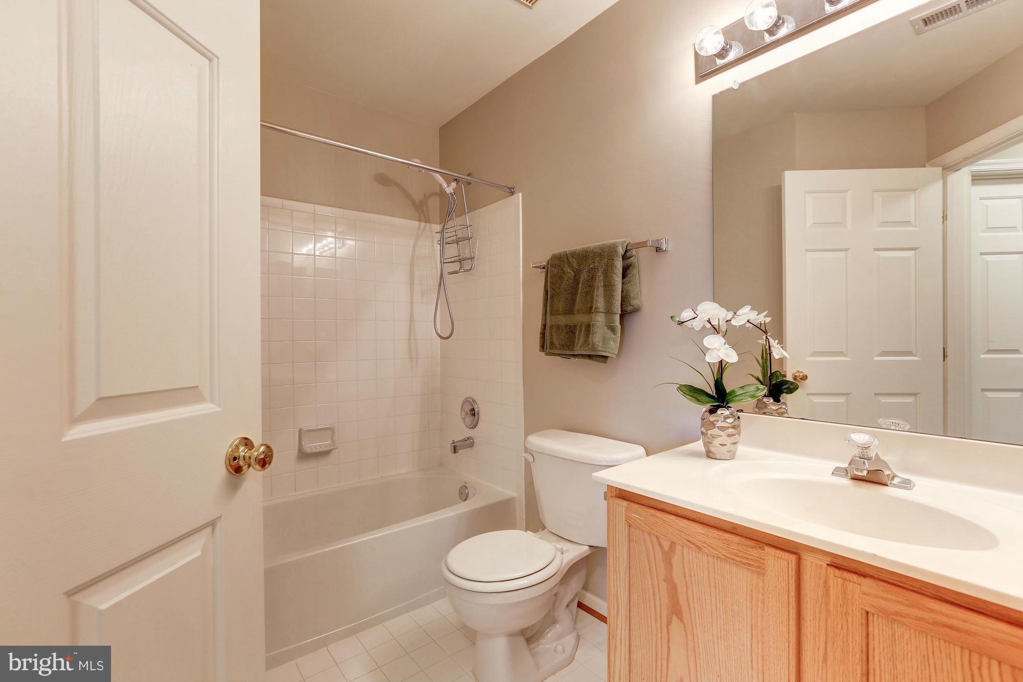 VILLAGES OF URBANA - Residential Lease