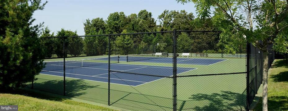 VILLAGES OF URBANA - Residential Lease