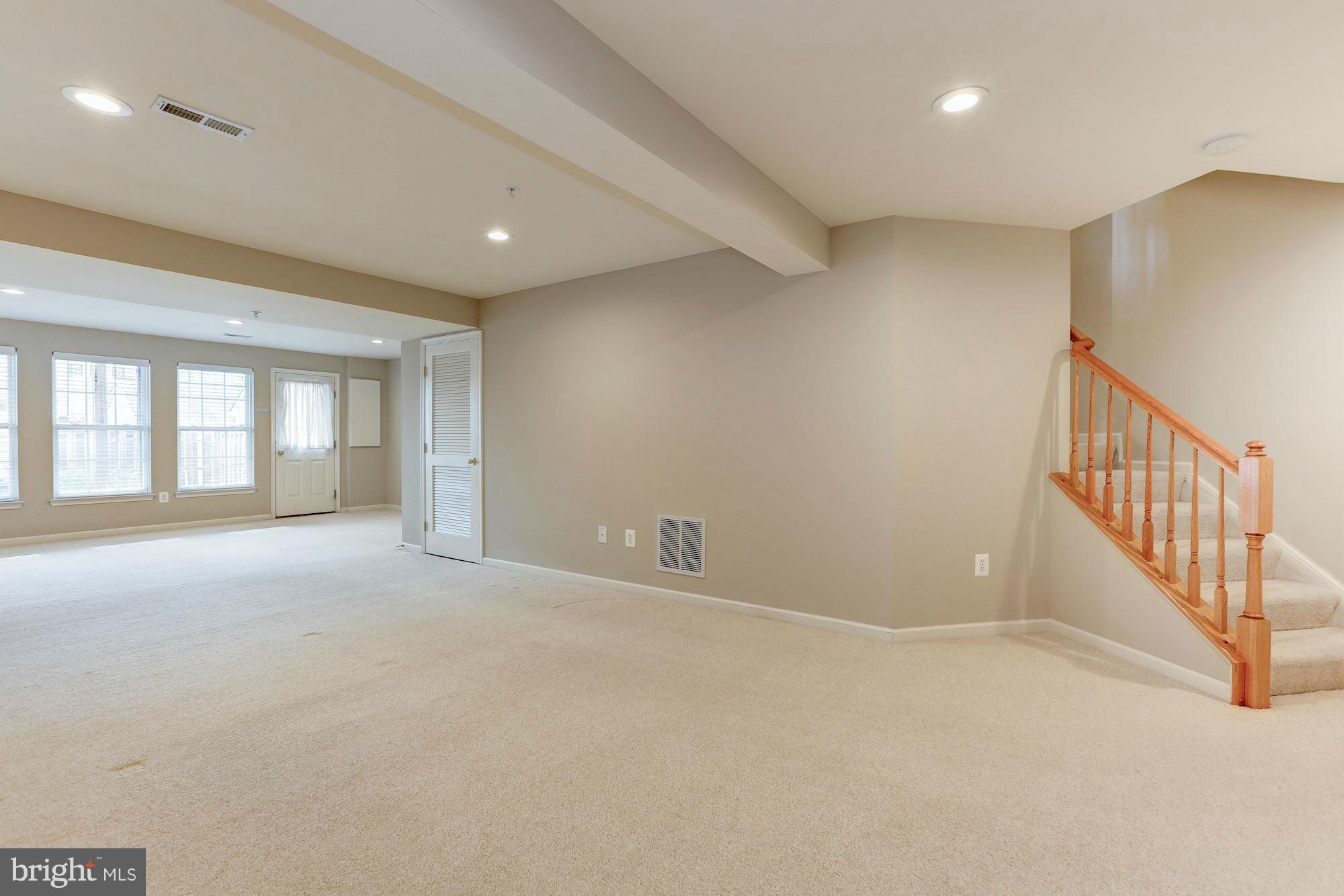 VILLAGES OF URBANA - Residential Lease