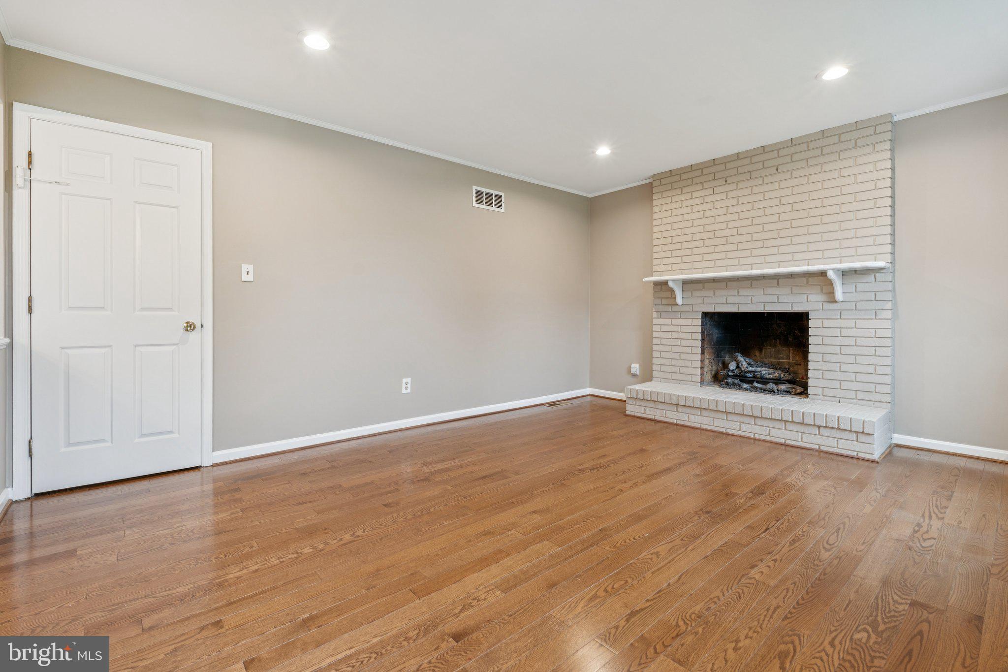 SPRING HOUSE FARMS - Residential