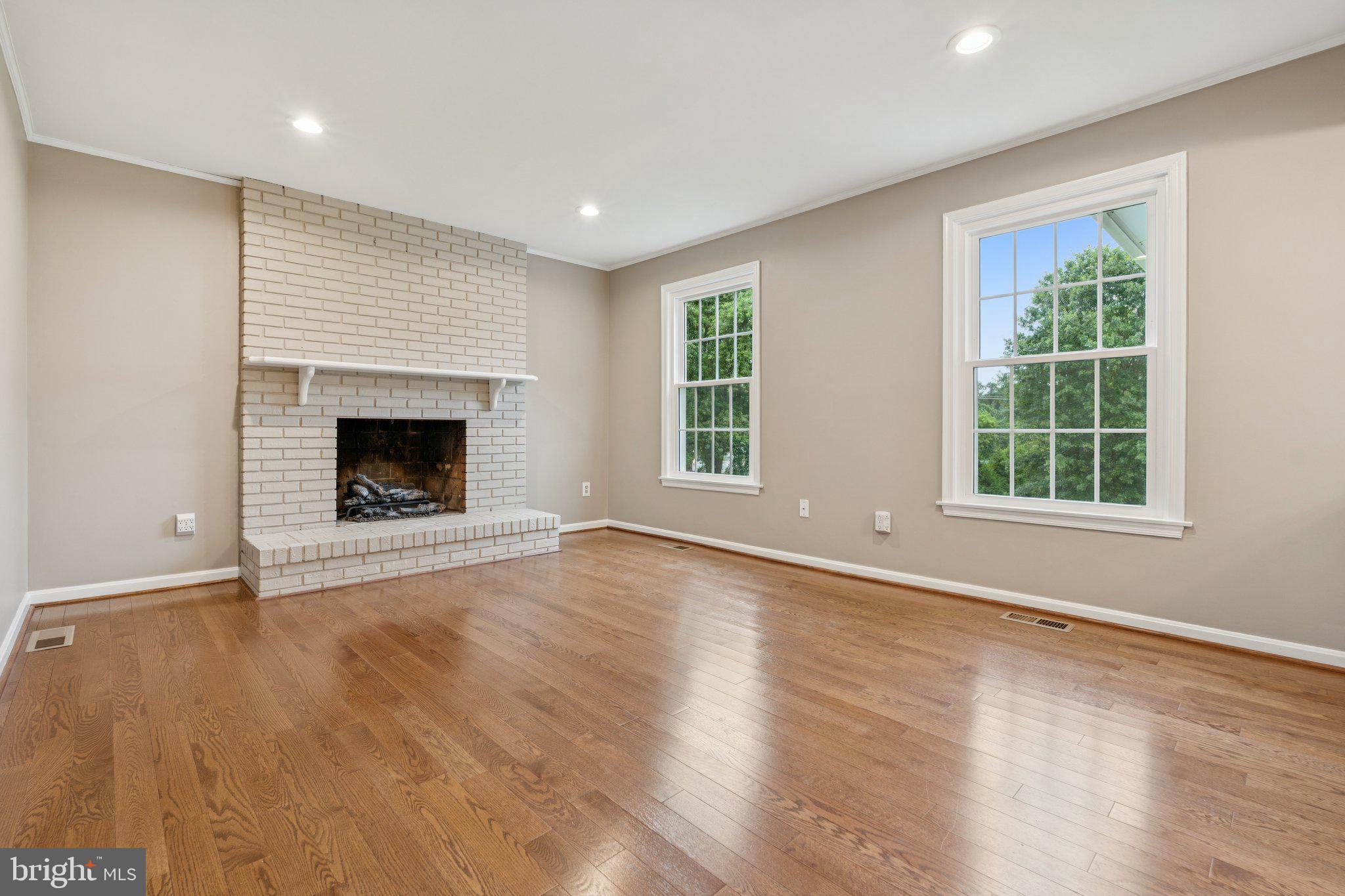 SPRING HOUSE FARMS - Residential