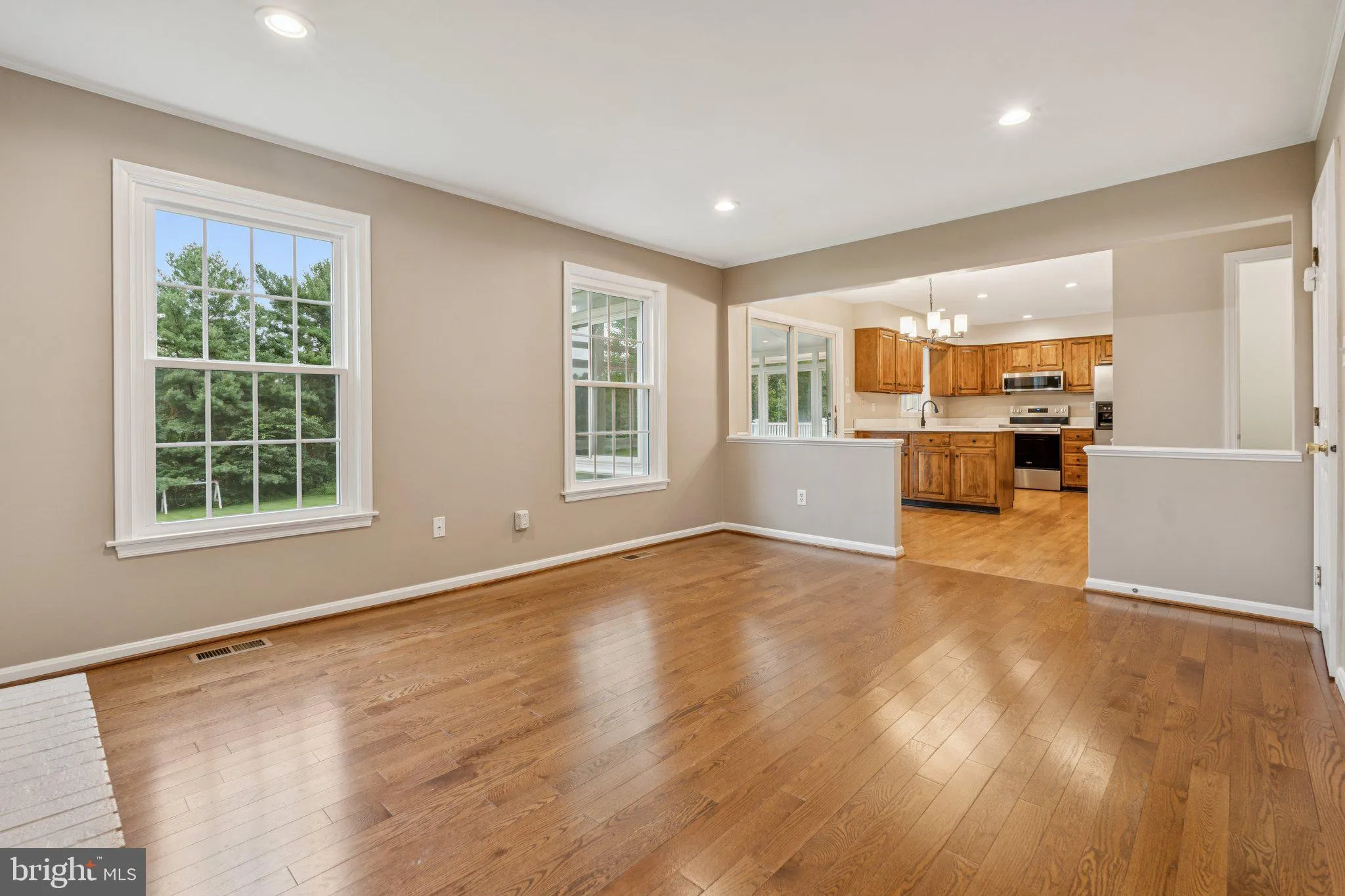 Fallston, Maryland 21047, United States, 4 Bedrooms Bedrooms, ,4 BathroomsBathrooms,Residential,Pending,194506