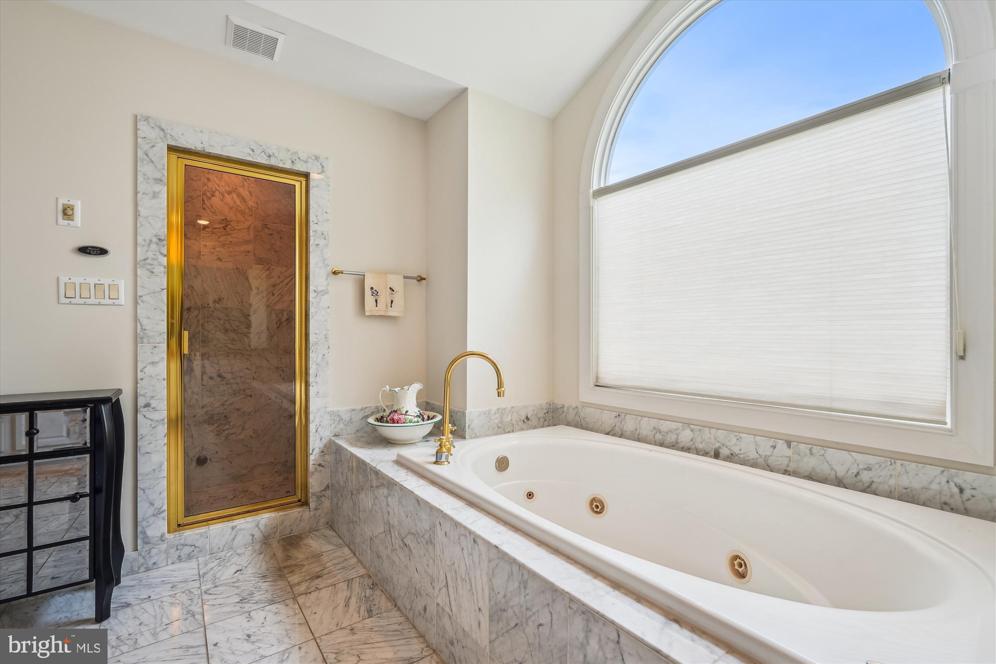 ALTA VISTA - Residential