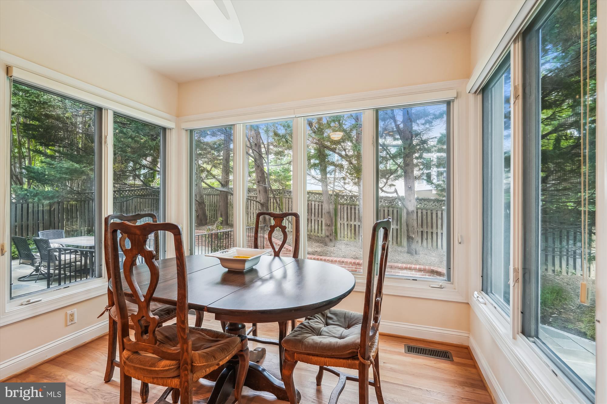 ALTA VISTA - Residential