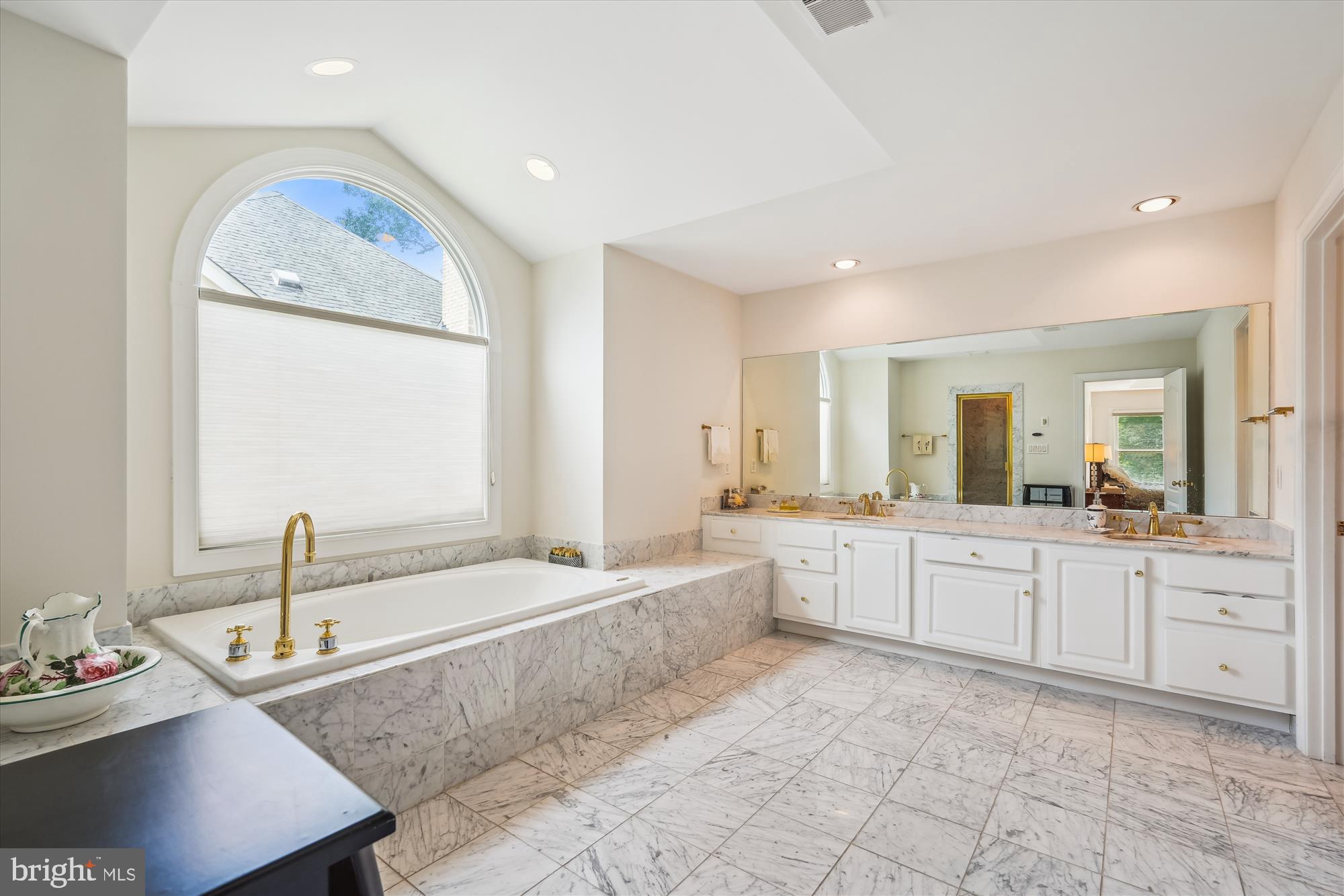 ALTA VISTA - Residential