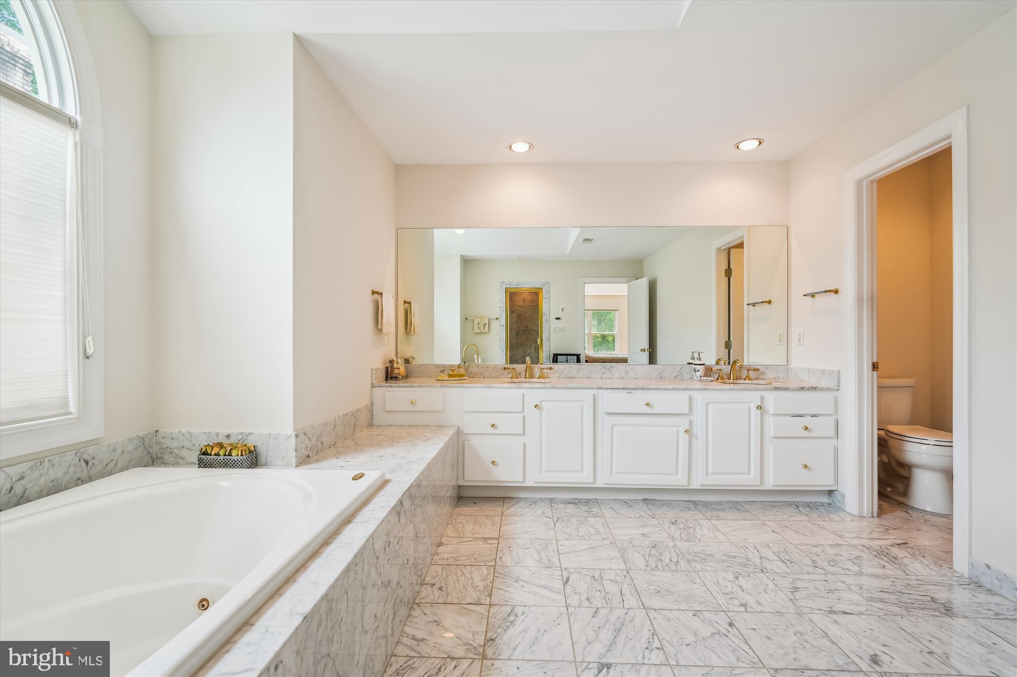 ALTA VISTA - Residential