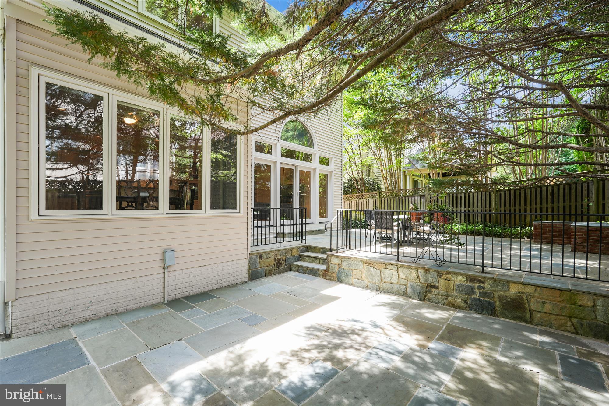 ALTA VISTA - Residential