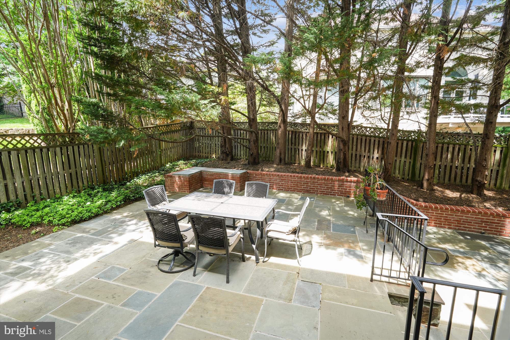 ALTA VISTA - Residential