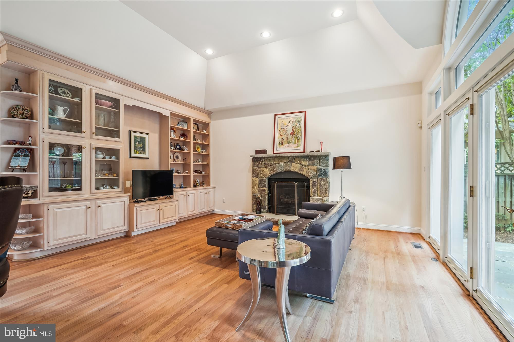 ALTA VISTA - Residential