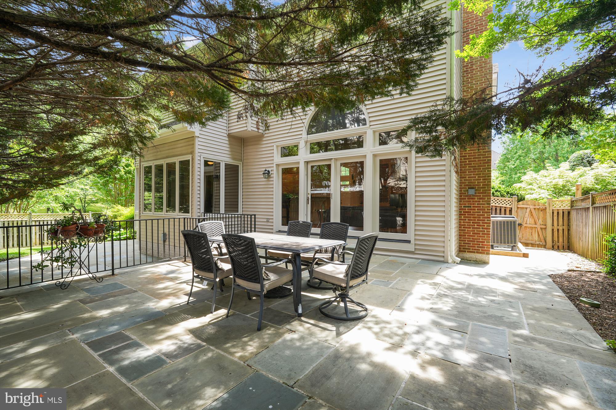 ALTA VISTA - Residential