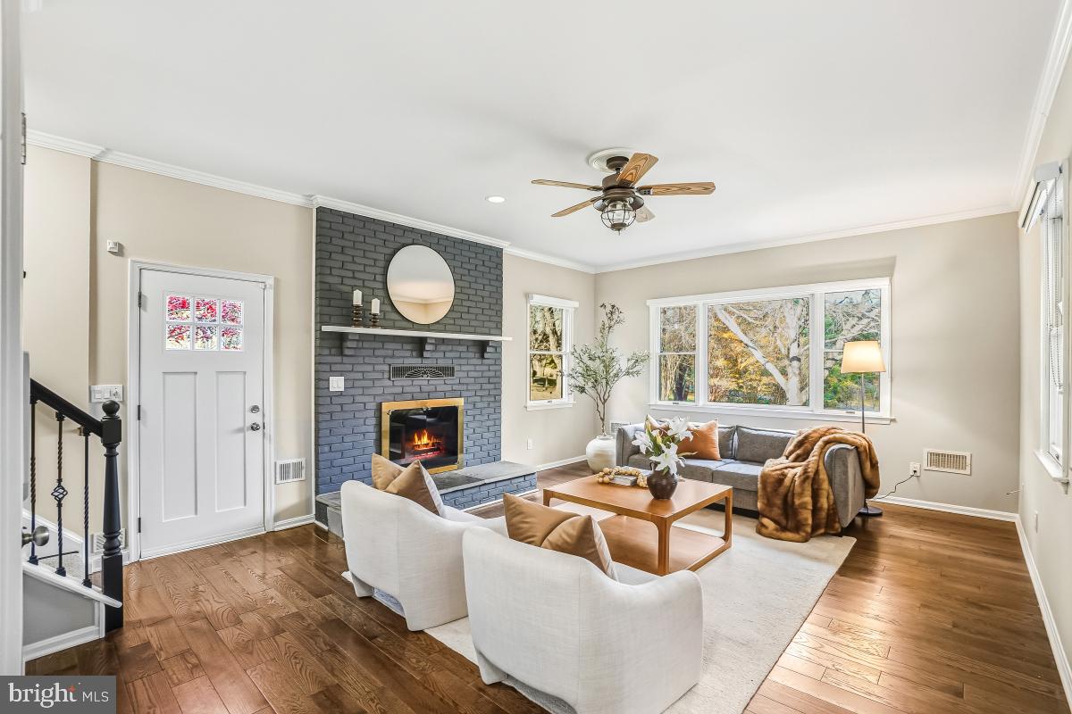 DARNESTOWN OUTSIDE - Residential