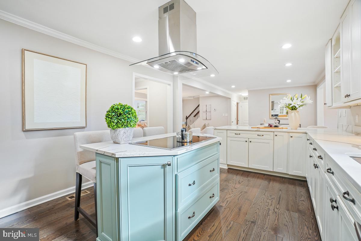 DARNESTOWN OUTSIDE - Residential