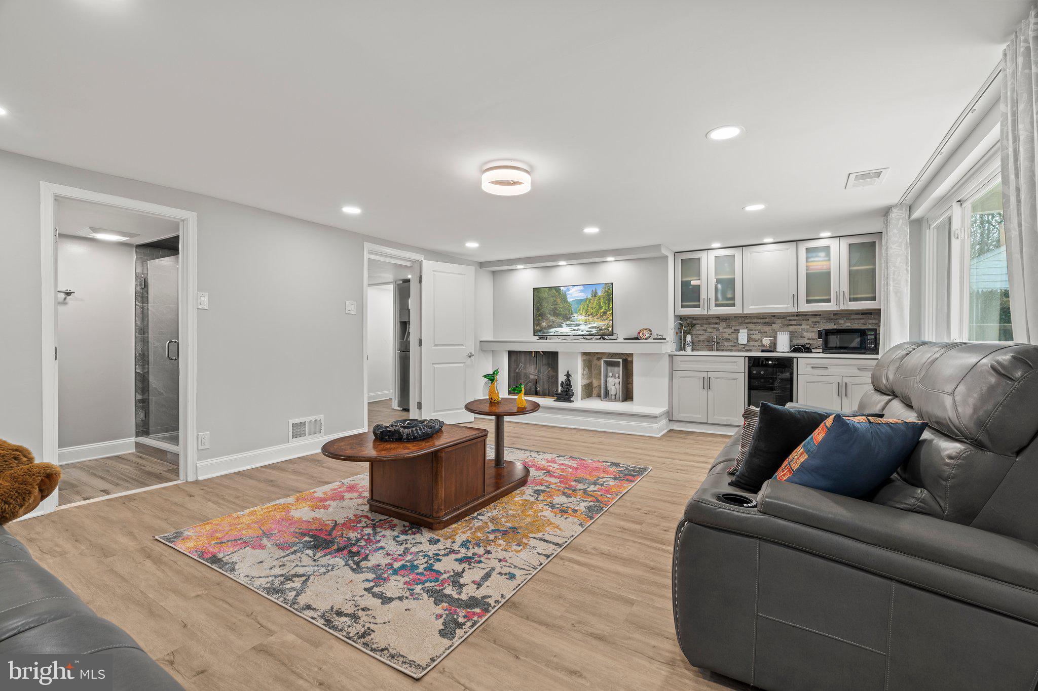 JENKINTOWN MANOR - Residential