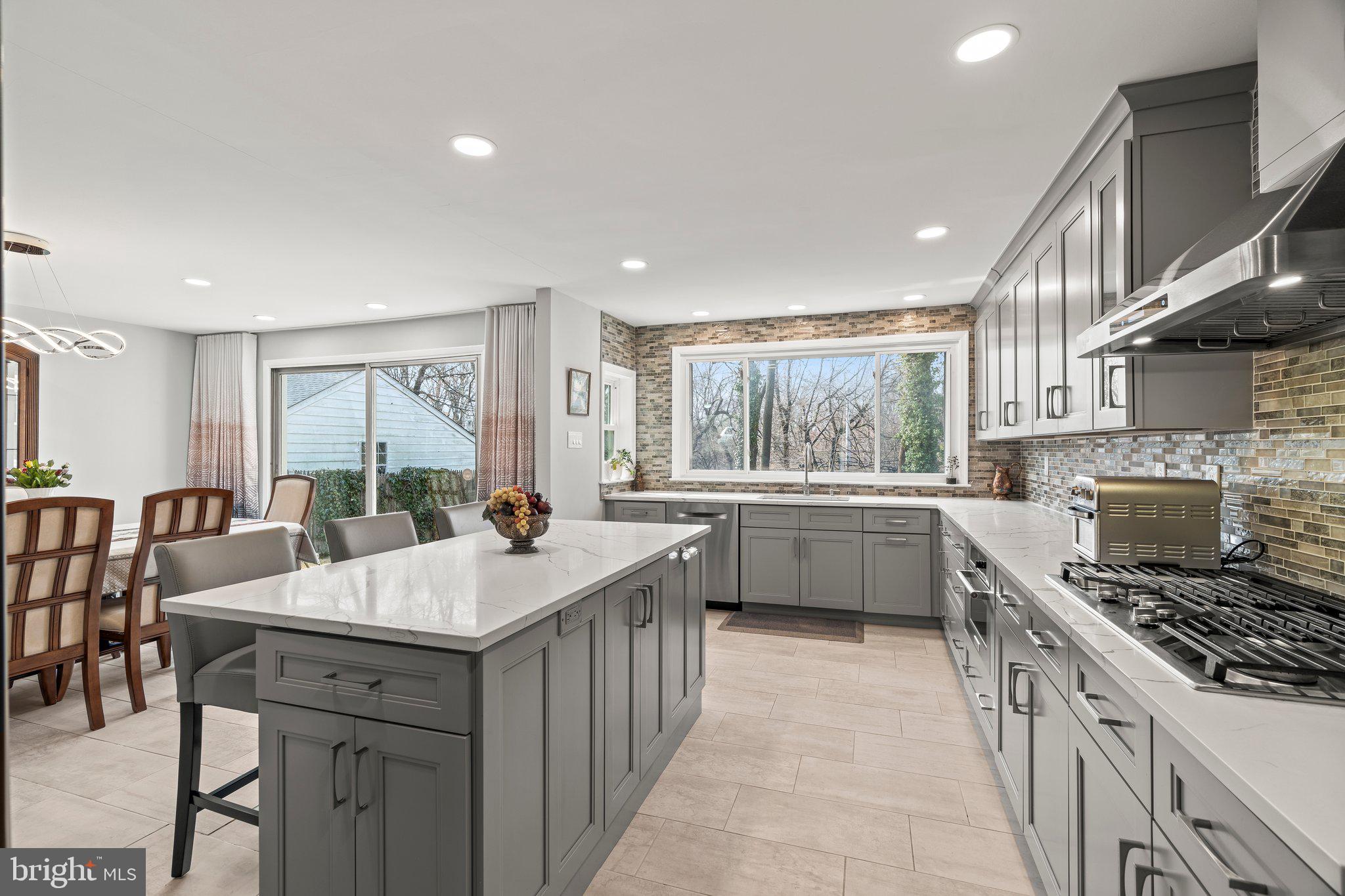 JENKINTOWN MANOR - Residential