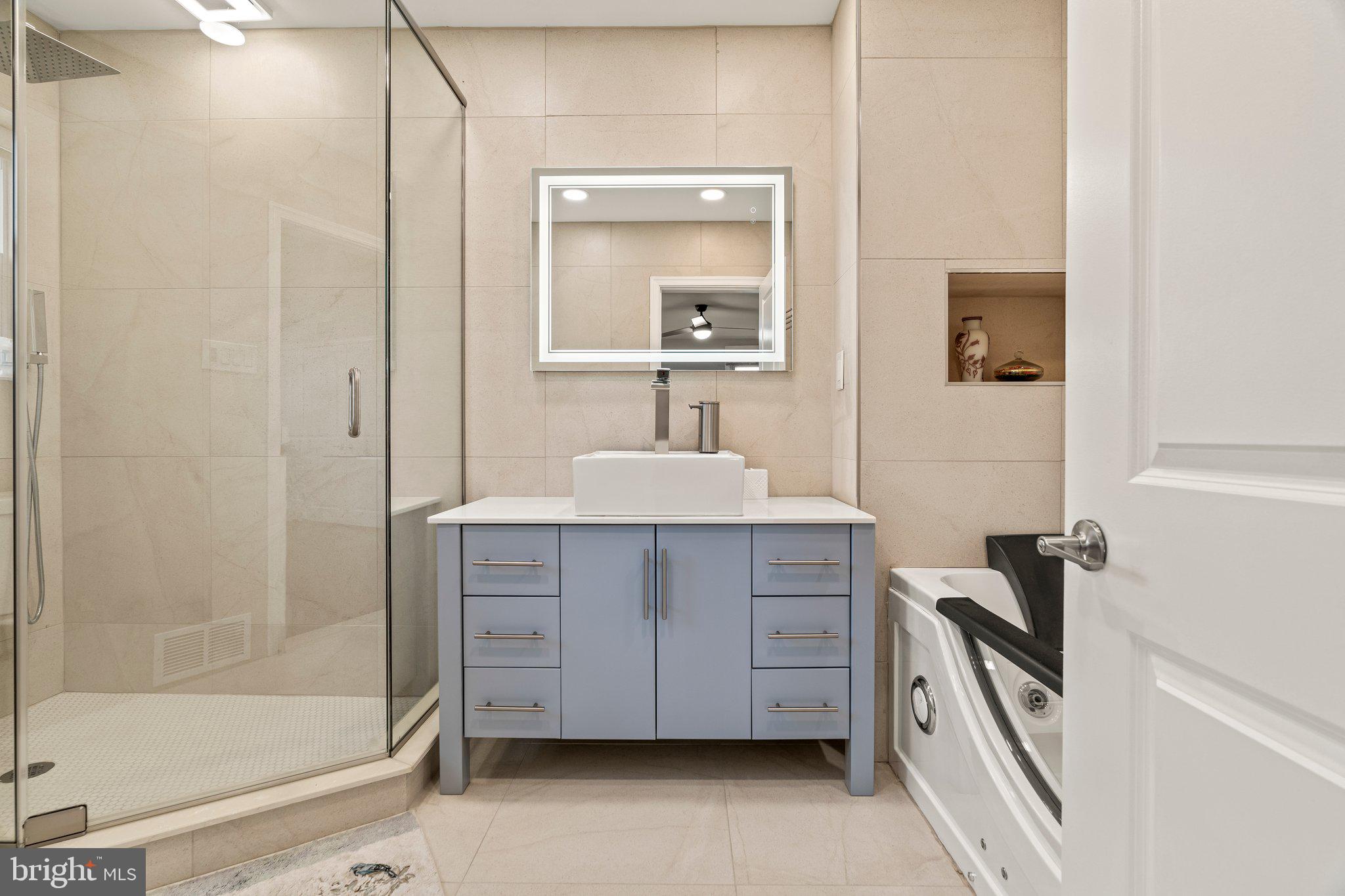 JENKINTOWN MANOR - Residential