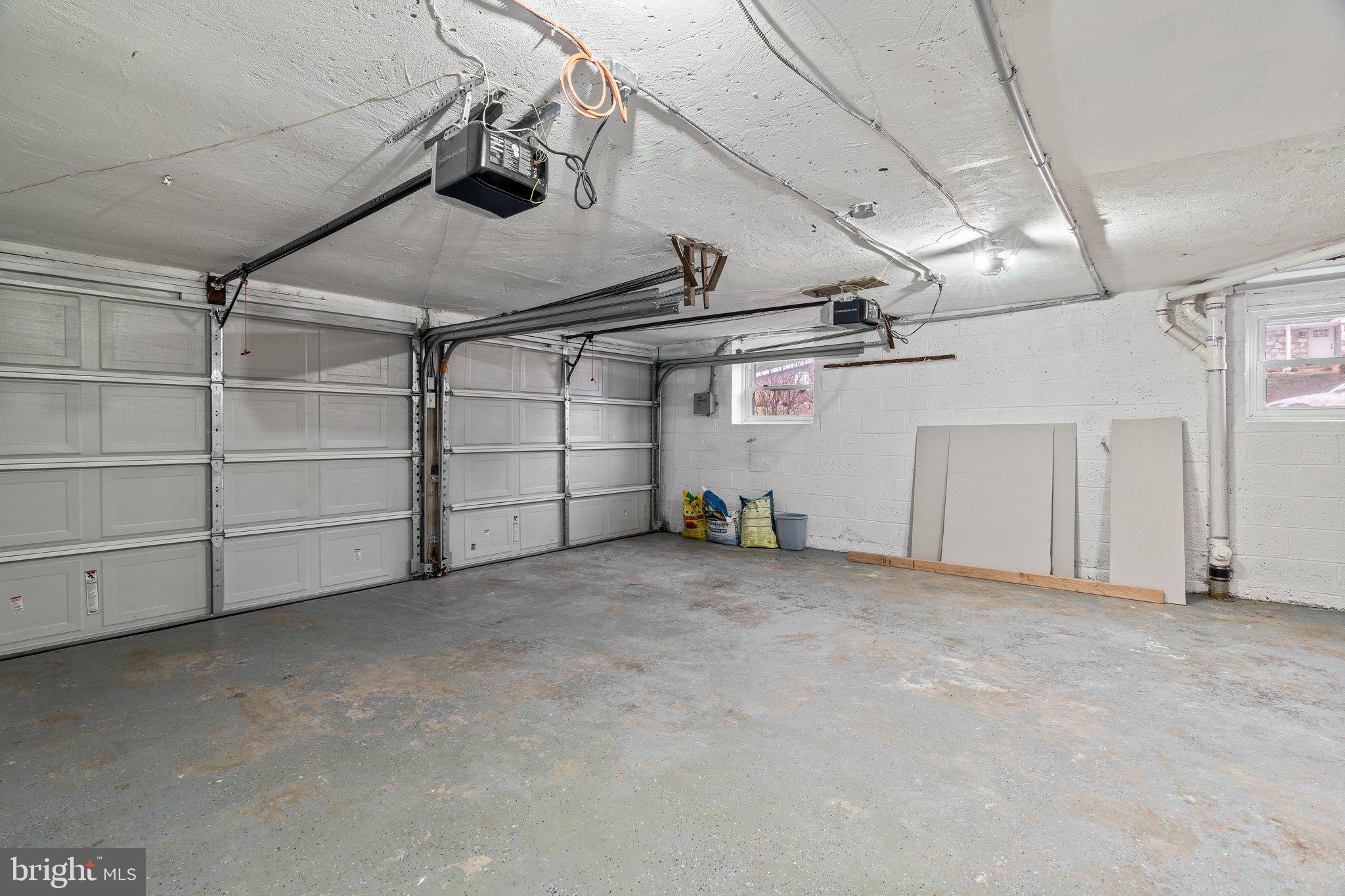 JENKINTOWN MANOR - Residential