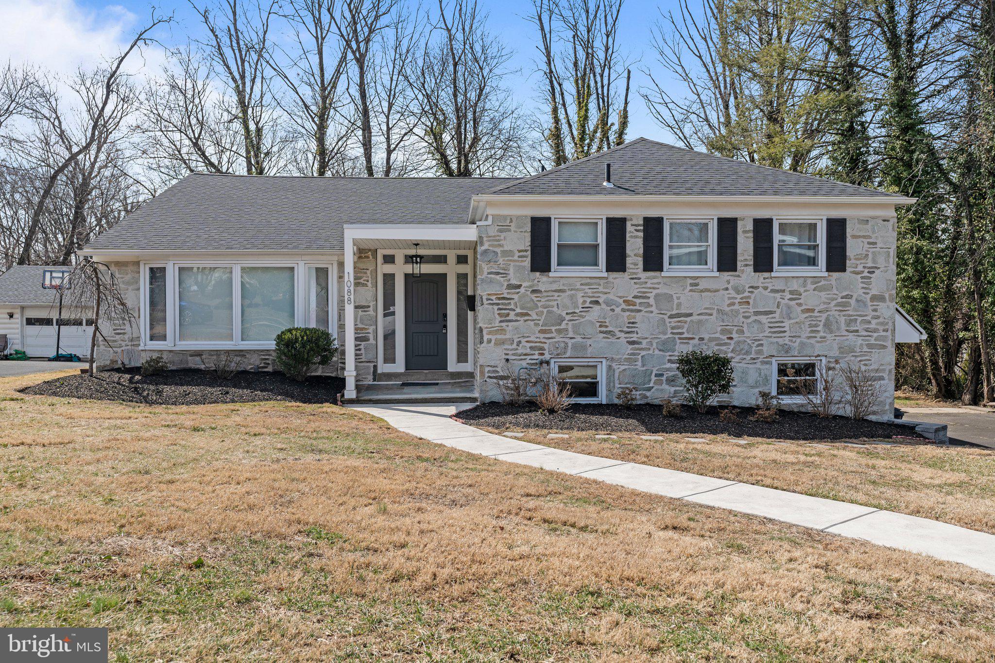 JENKINTOWN MANOR - Residential