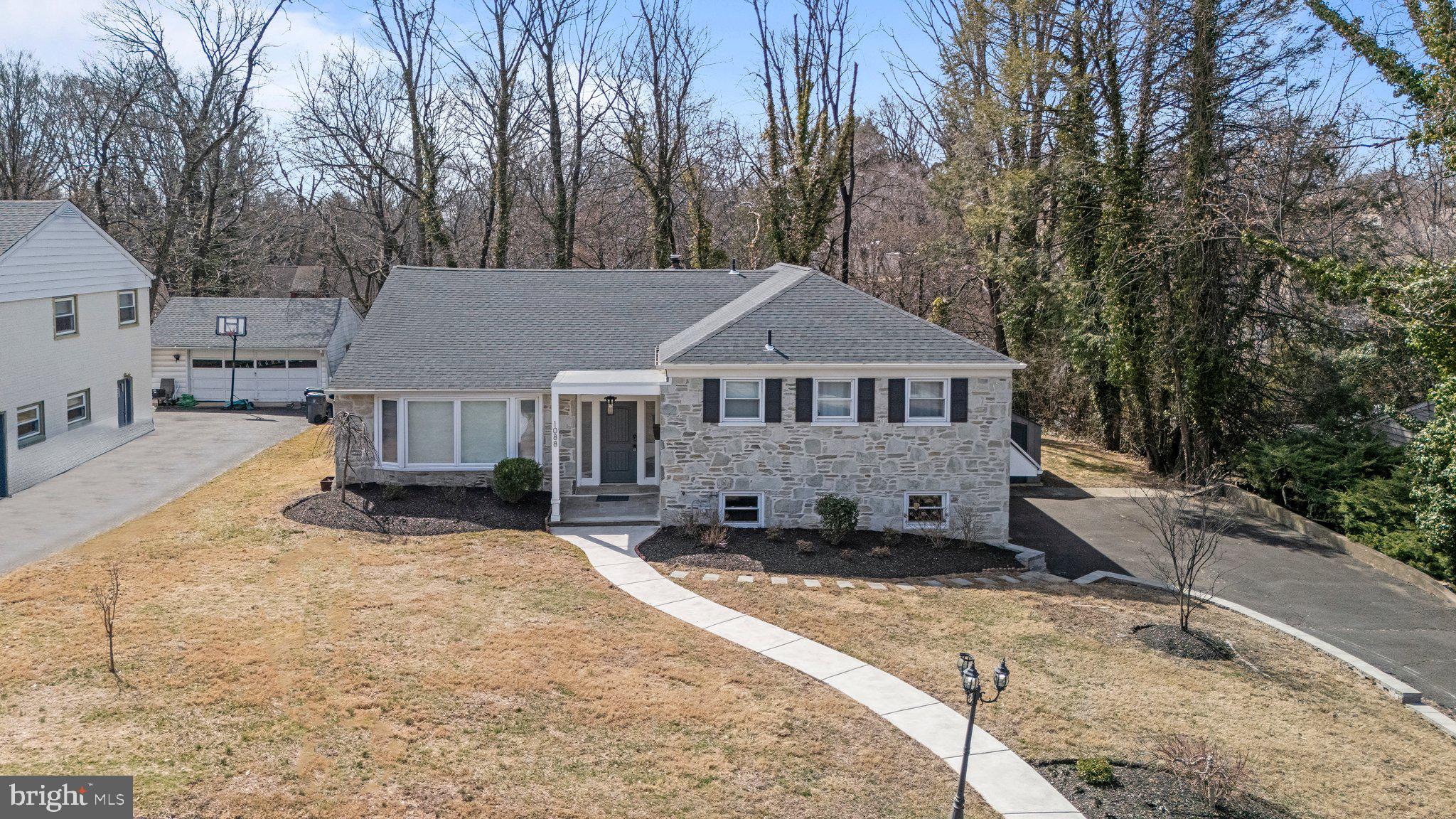 JENKINTOWN MANOR - Residential