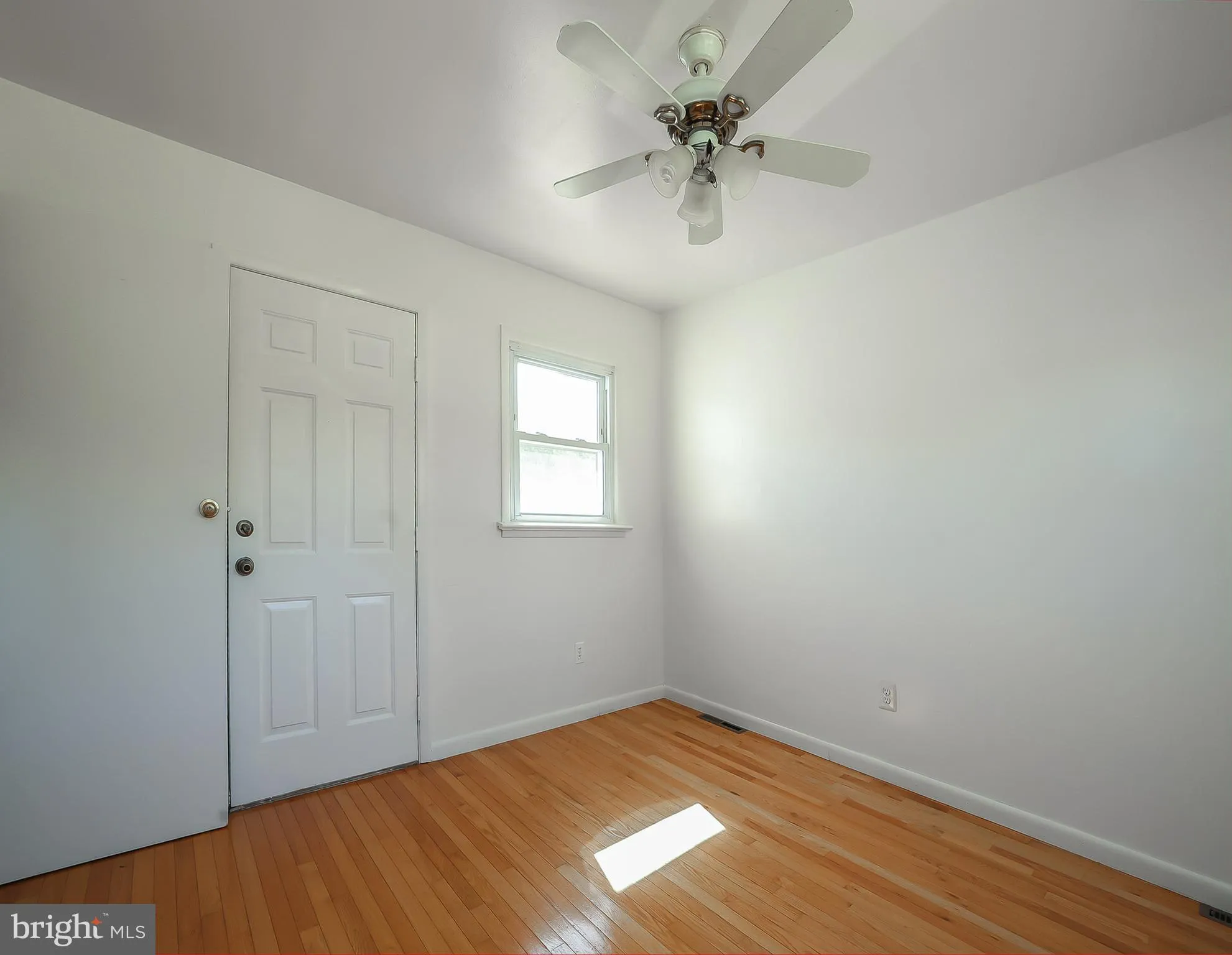 Vineland, New Jersey 08360, United States, 3 Bedrooms Bedrooms, ,2 BathroomsBathrooms,Residential,Pending,121810