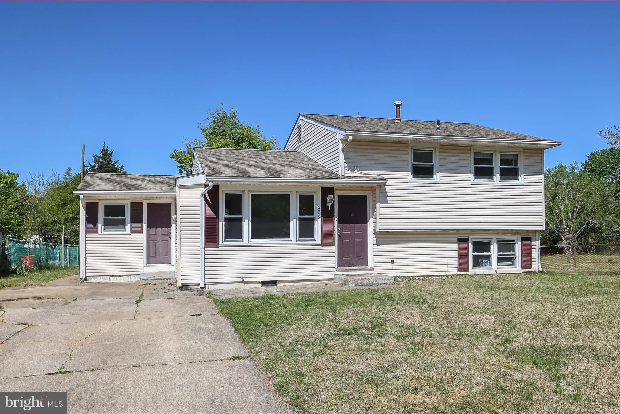 Vineland, New Jersey 08360, United States, 3 Bedrooms Bedrooms, ,2 BathroomsBathrooms,Residential,Pending,121810