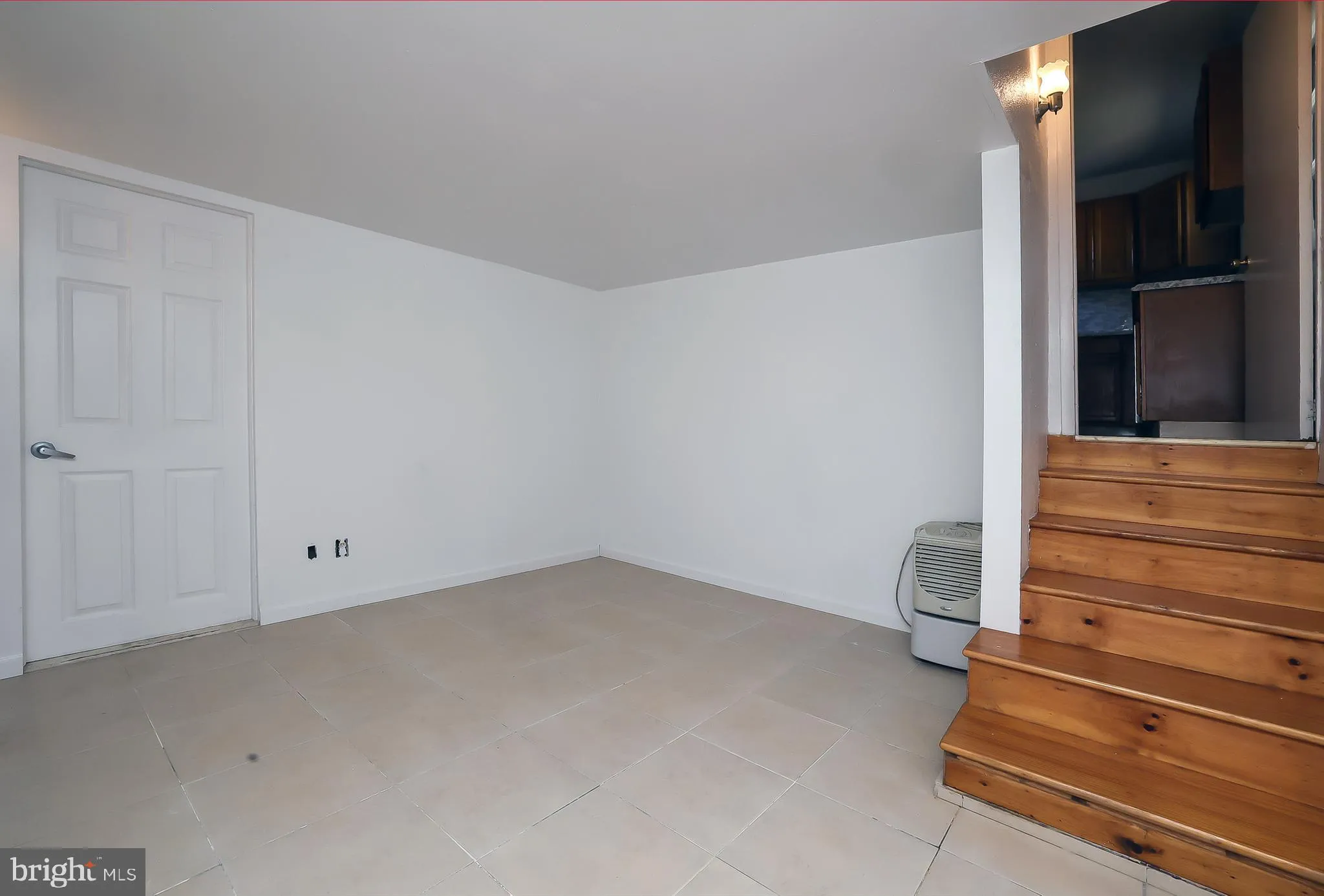 Vineland, New Jersey 08360, United States, 3 Bedrooms Bedrooms, ,2 BathroomsBathrooms,Residential,Pending,121810