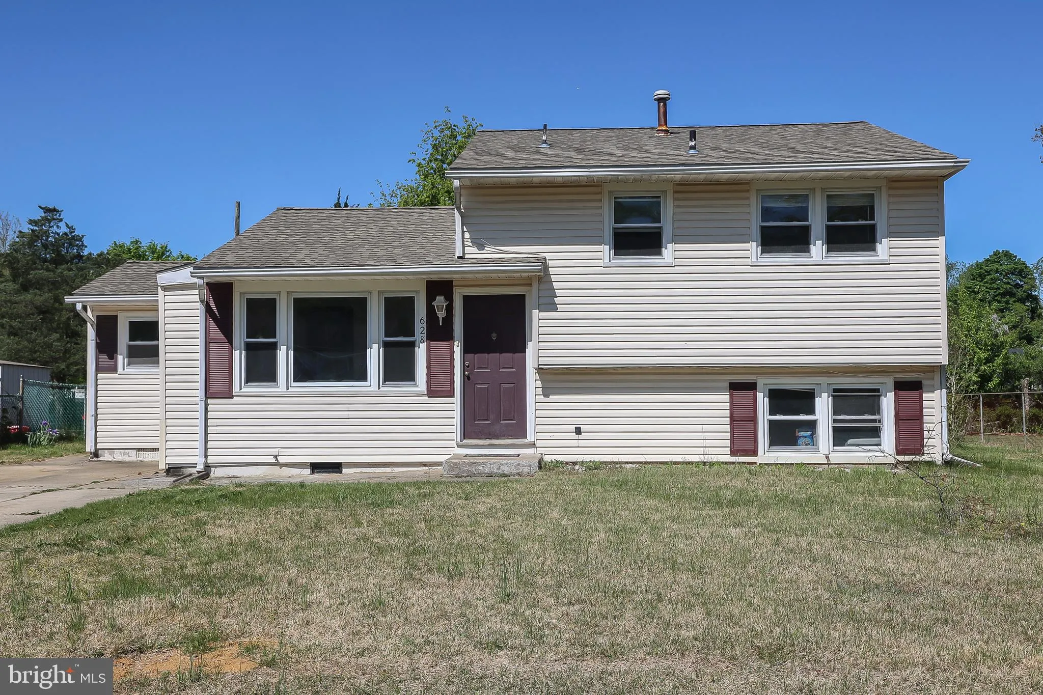 Vineland, New Jersey 08360, United States, 3 Bedrooms Bedrooms, ,2 BathroomsBathrooms,Residential,Pending,121810