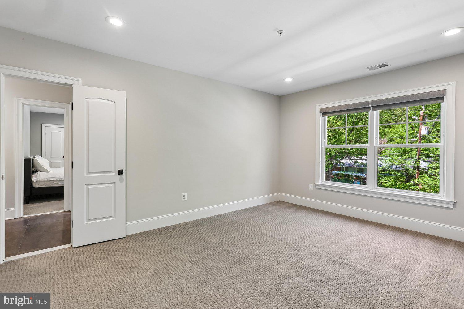 WHITE FLINT PARK - Residential