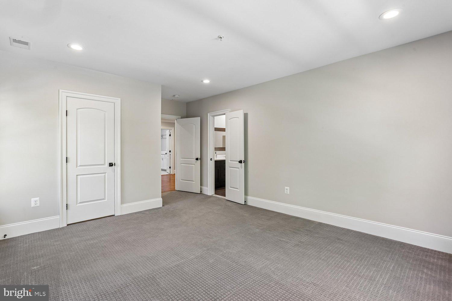 WHITE FLINT PARK - Residential