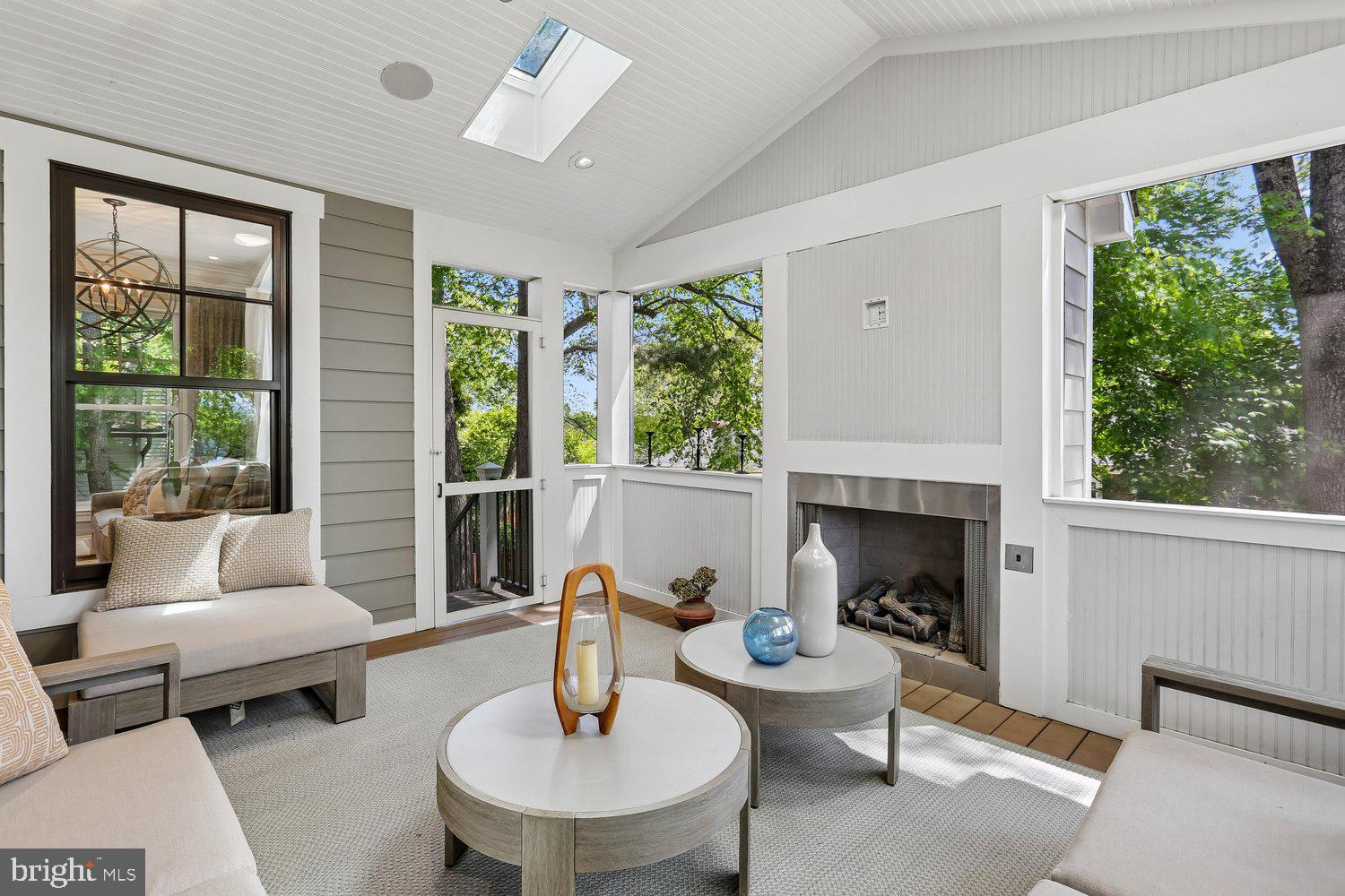 WHITE FLINT PARK - Residential