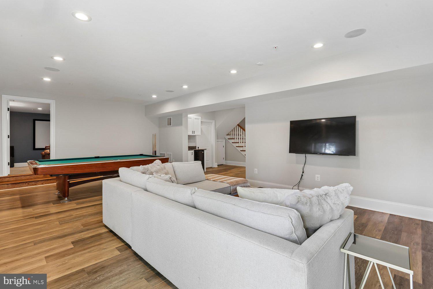 WHITE FLINT PARK - Residential