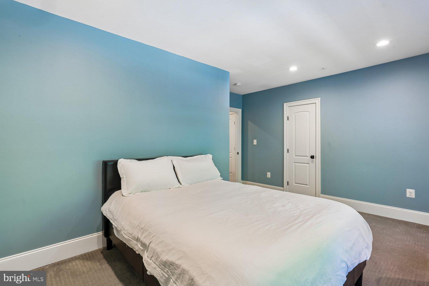 WHITE FLINT PARK - Residential