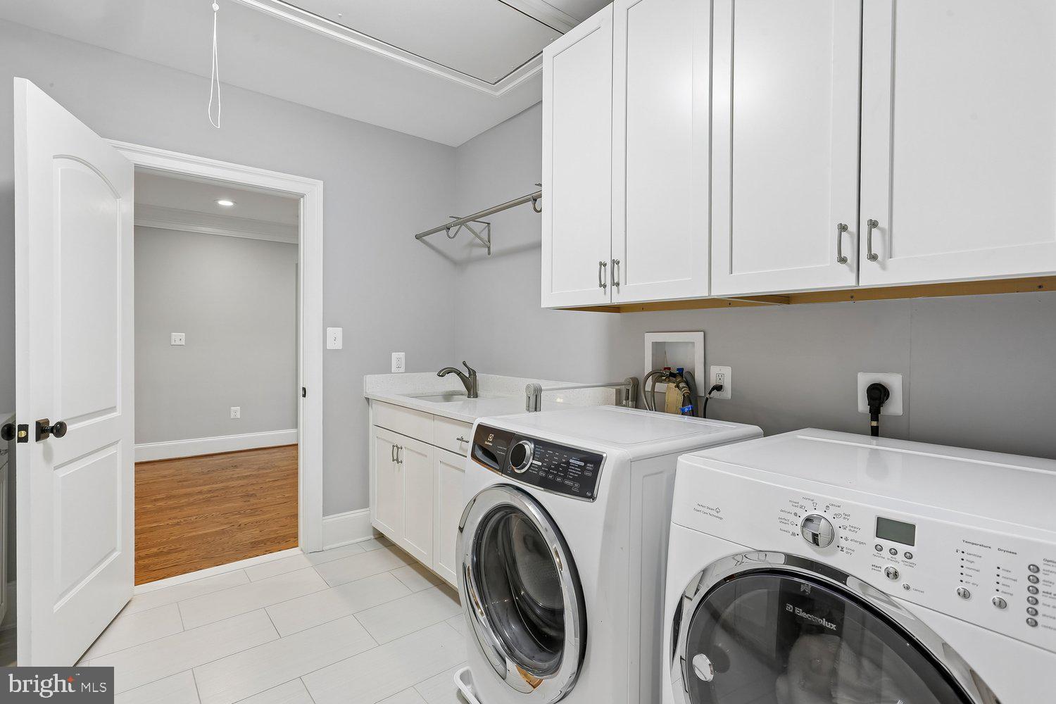 WHITE FLINT PARK - Residential